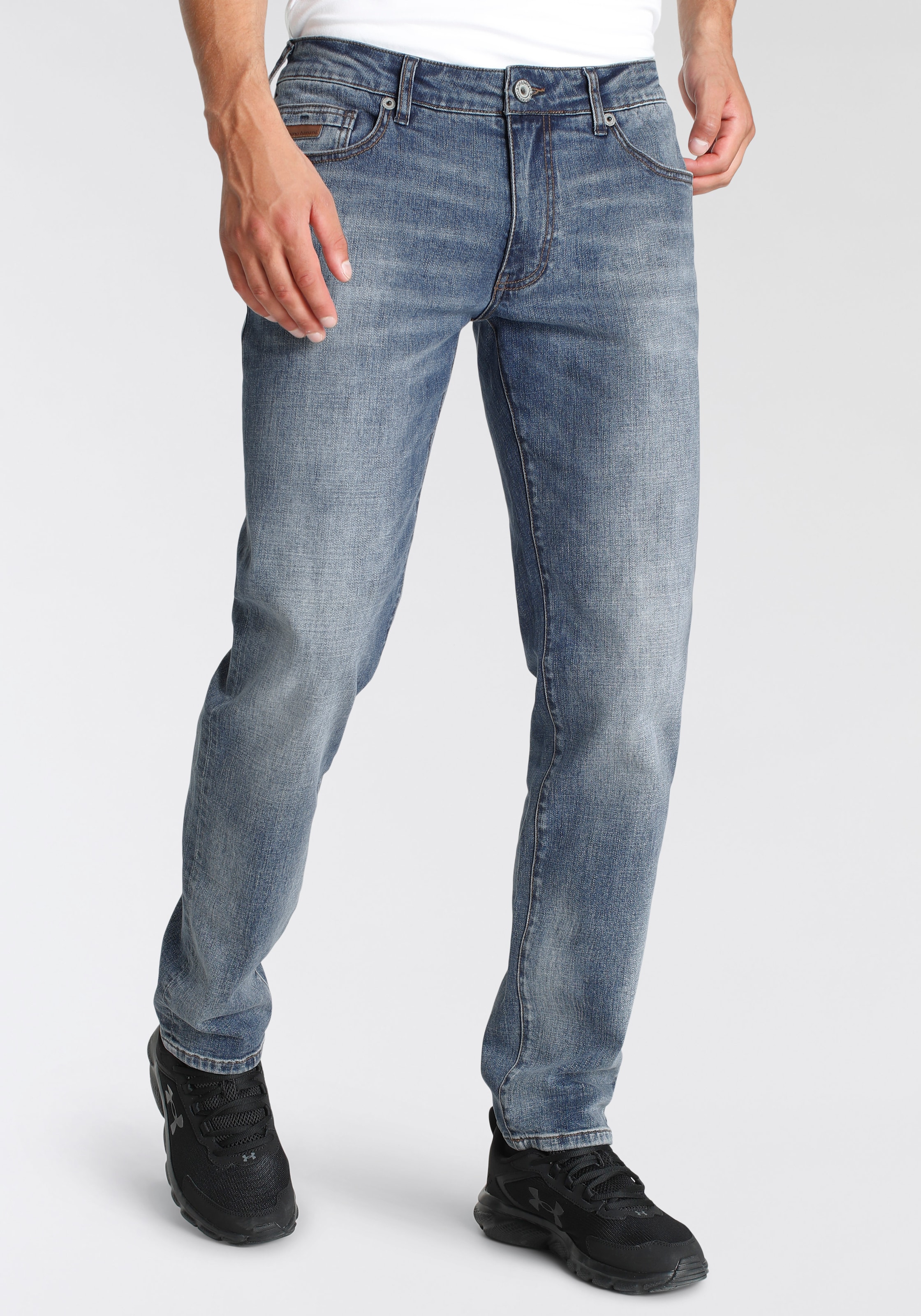 Tapered-fit-Jeans »Callan«, Mit Leder Badge