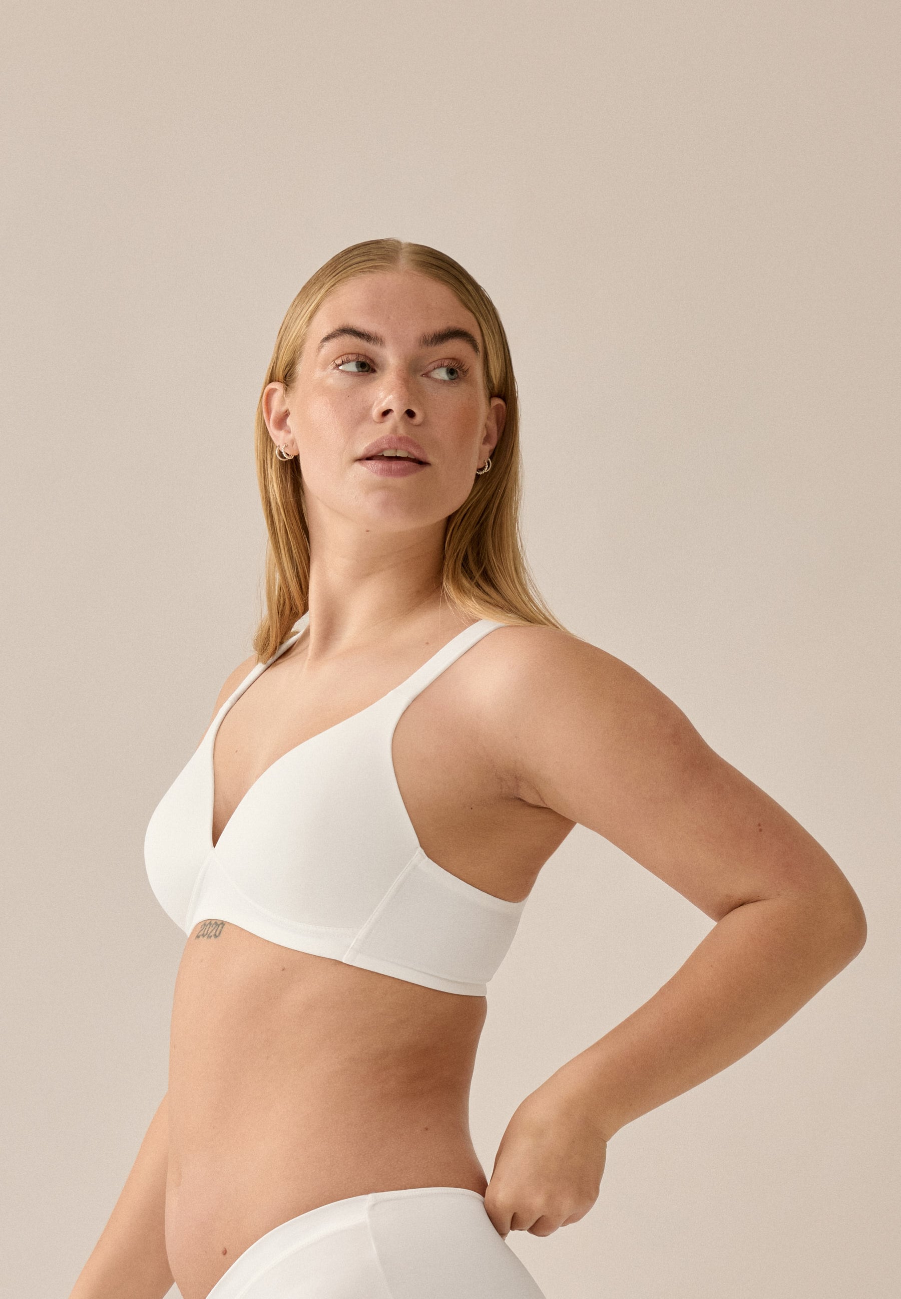 Naturana Soutien-gorge sans armatures »The Wednesday« 1 avec coque, bande brillante, bretelles larges, doux, confortable, sans armature