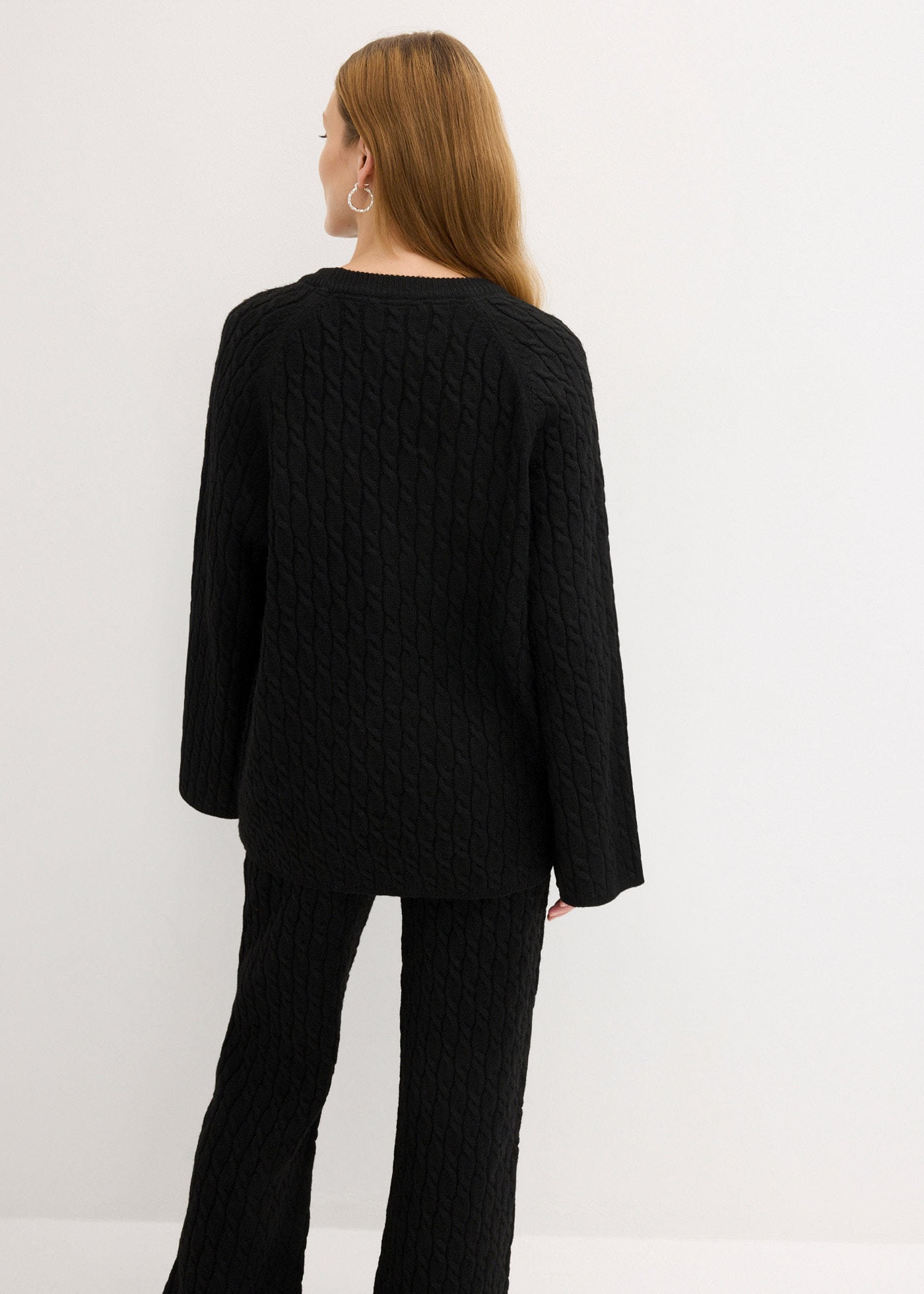 bonprix Pull en tricot »Oversize-Pullover mit Zopfmuster« aus Polyester und Wolle, mit Rundhalsausschnitt, mit Zopfmuster