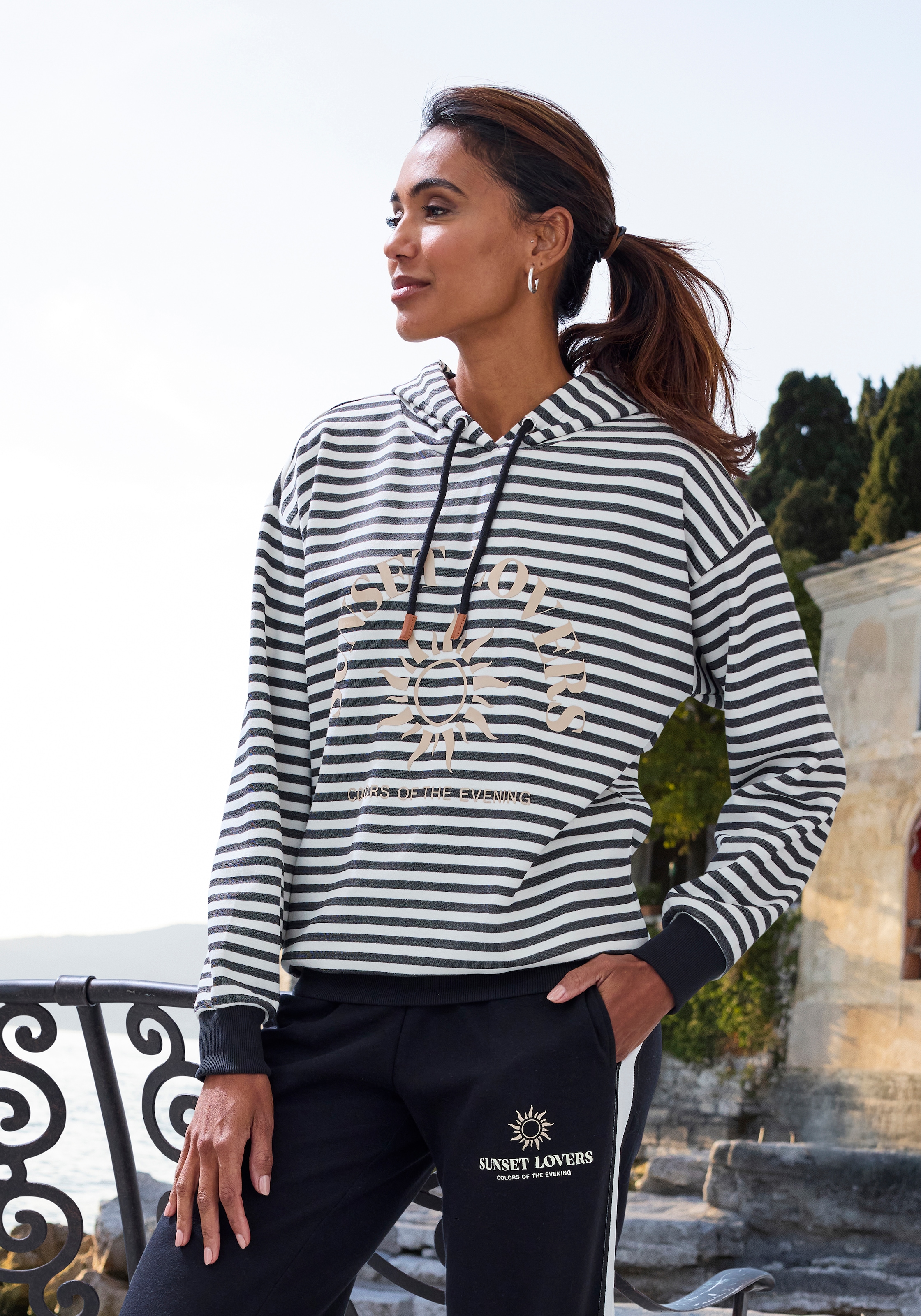 Image of H.I.S Kapuzenpullover im Streifenlook mit grossen Print, Loungewear