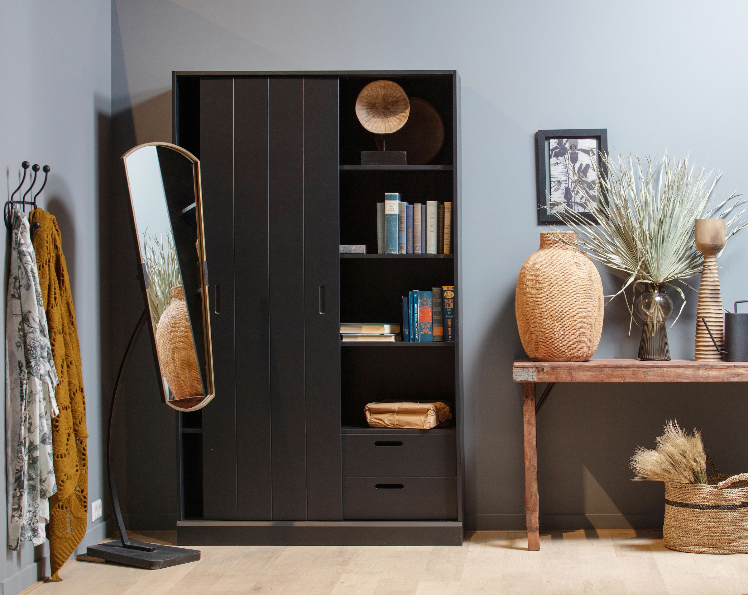 WOOOD Mehrzweckschrank »Move Massivholz Kiefernholz mit Schiebetür geschliffen 200x120x42 cm« Einfach zu montieren, Tragkraft 15 kg pro Boden, sichtbare Maserung