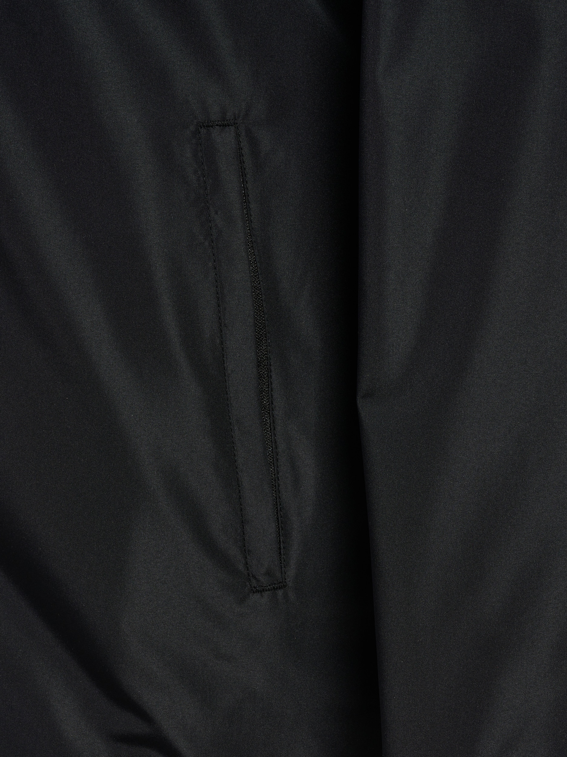 hummel Allwetterjacke »hmlESSENTIAL AW JACKET« mit Kapuze mit Reissverschlusstaschen, atmungsaktiv, wasser- und windabweisend