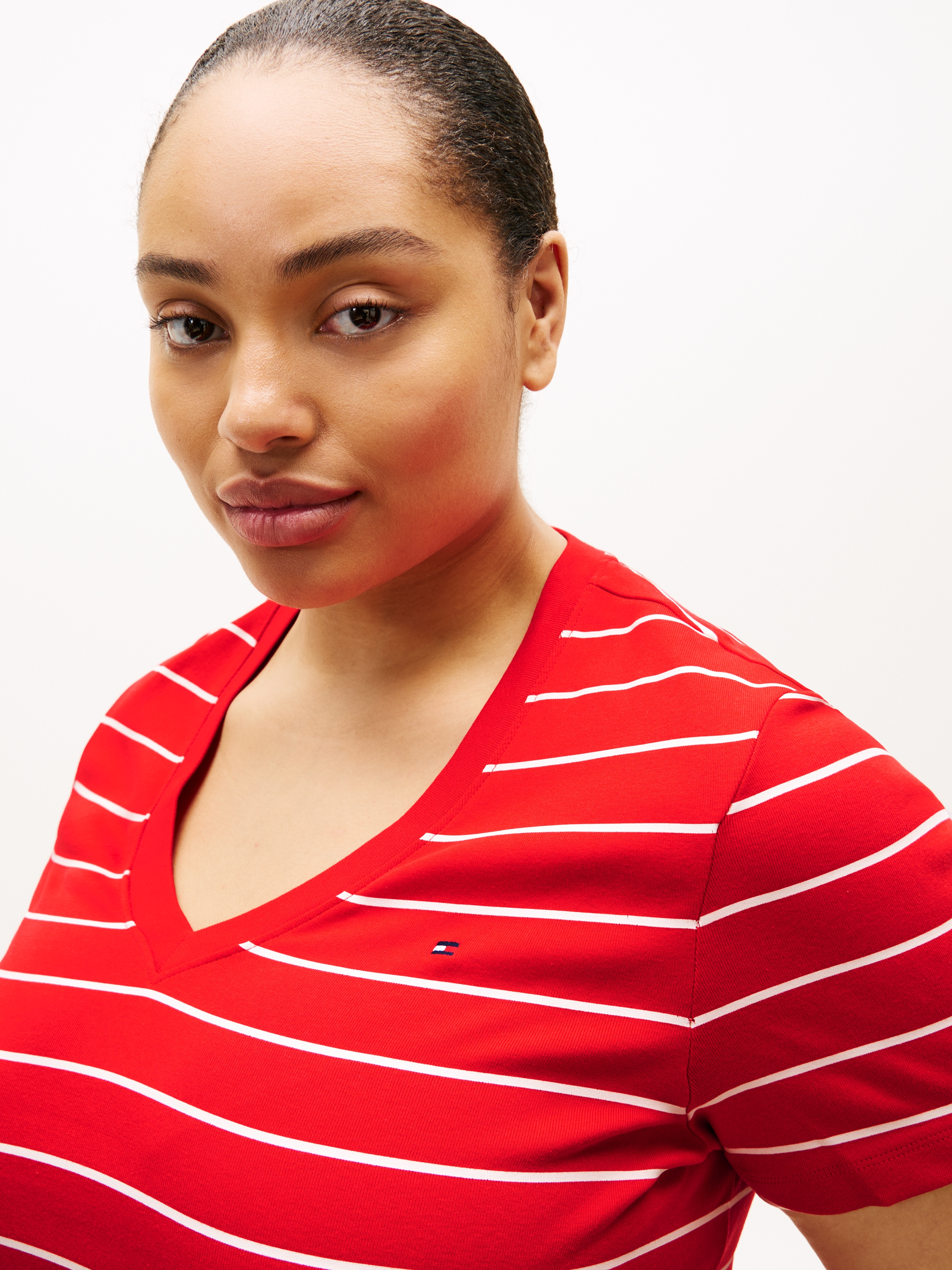 Tommy Hilfiger Curve V-Shirt »CRV SLIM CODY V-NK SS« in grossen Grössen, Baumwoll-Qualität