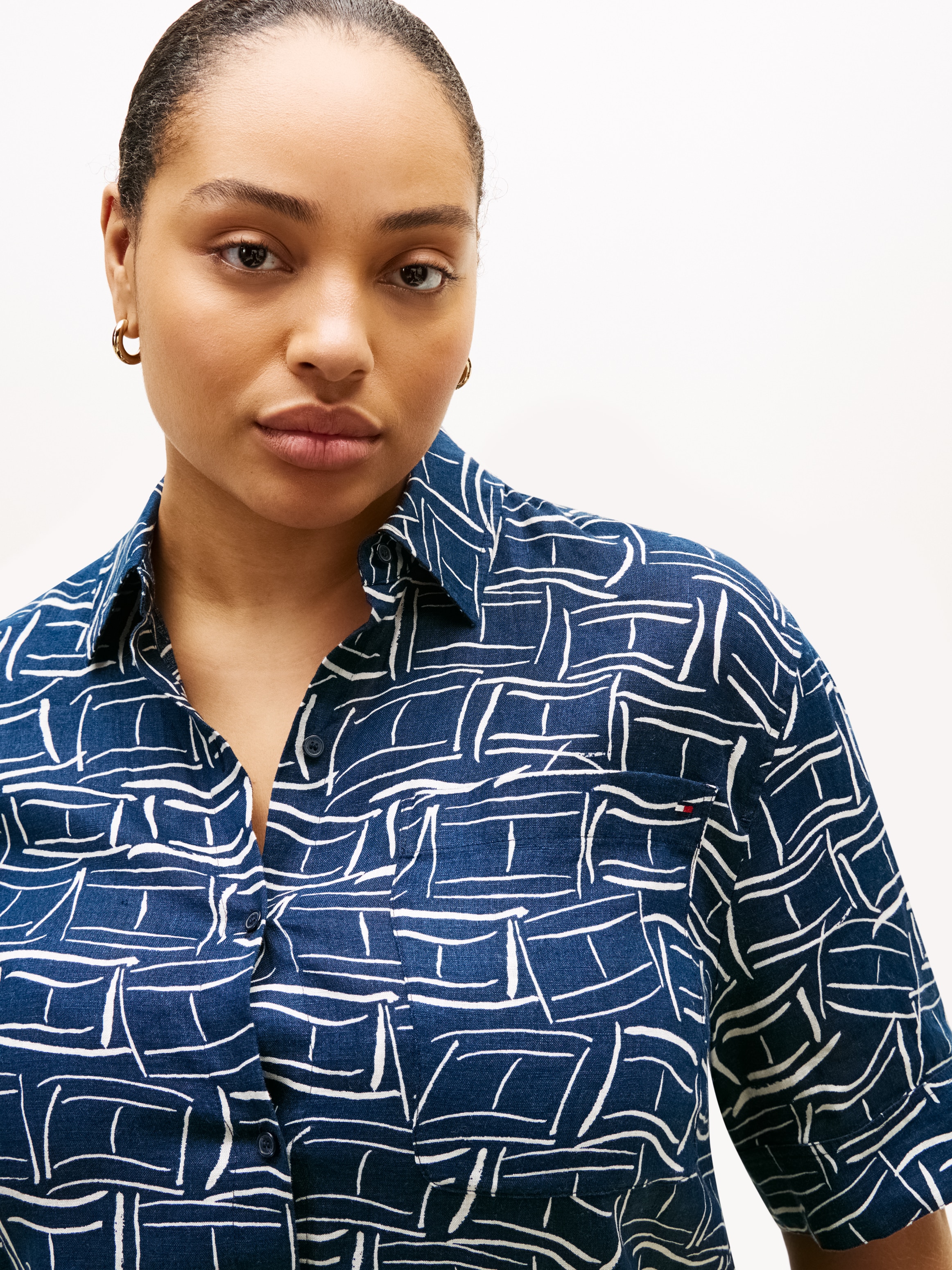 Tommy Hilfiger Curve T-shirt à manches courtes »CRV ESS LINEN SHIRT WITH SS« in grossen Grössen