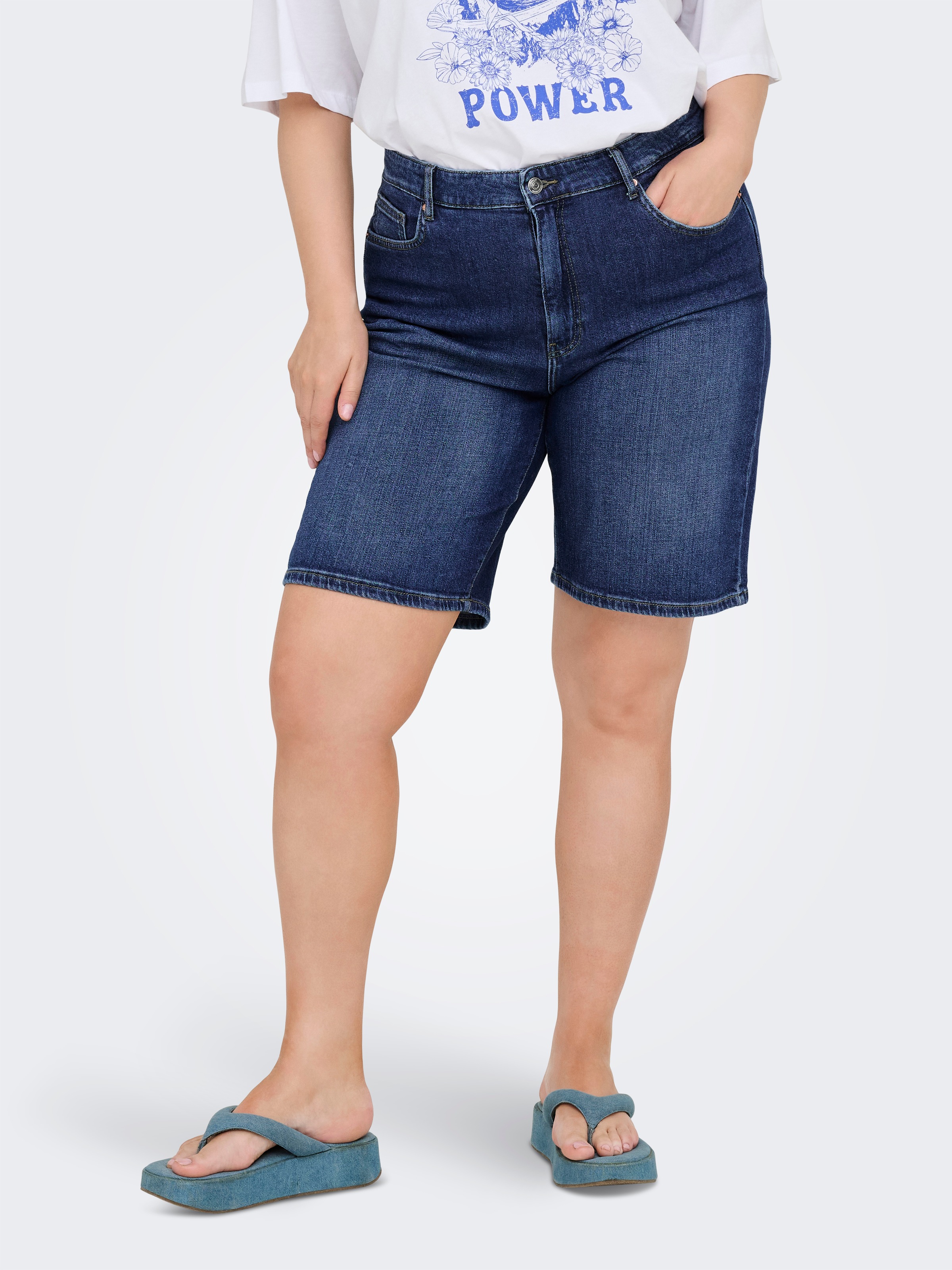 Image of ONLY CARMAKOMA Jeansshorts "CARSONNY HW WIDE DNM SHORTS NAS843 NOOS"