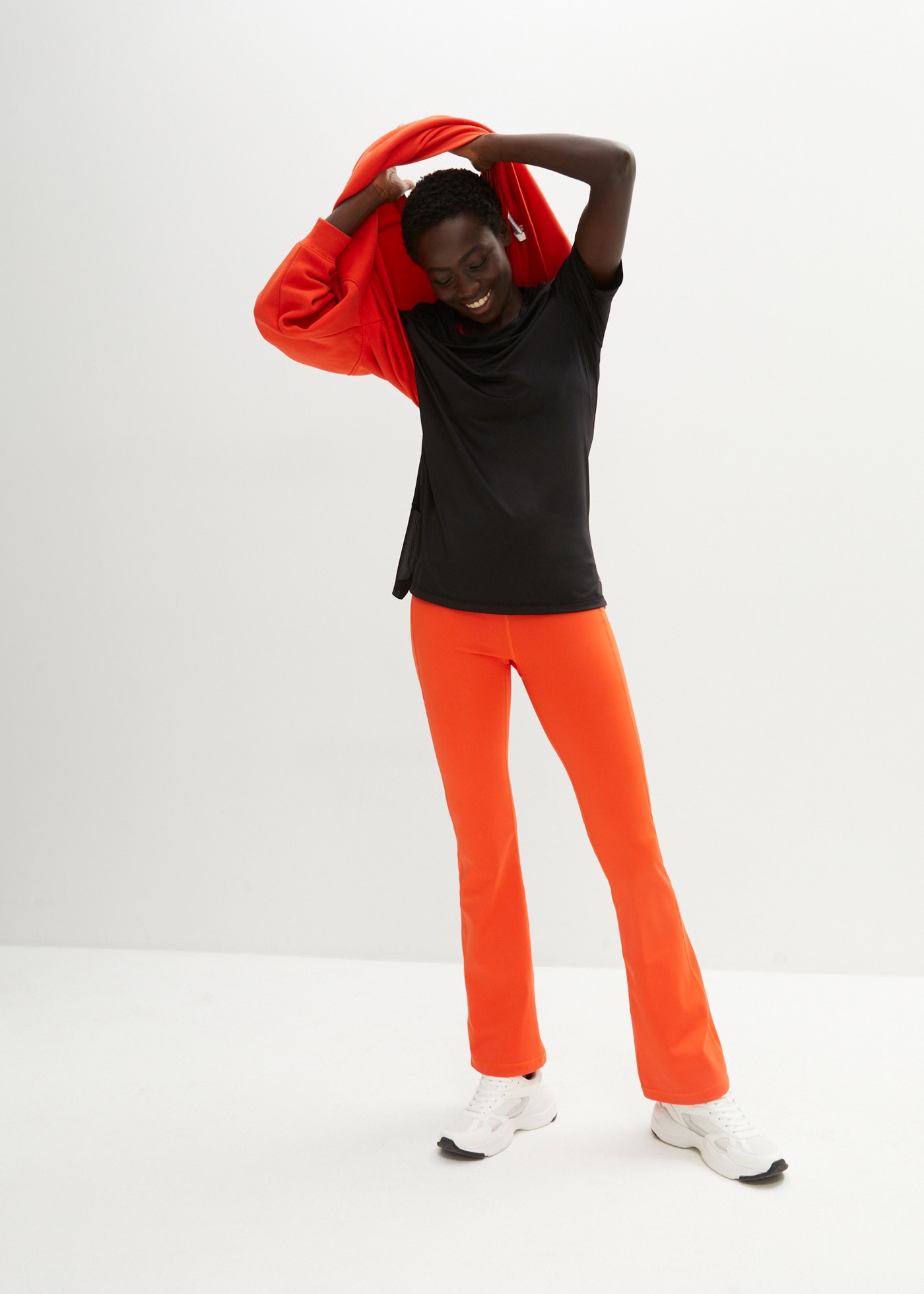 bonprix T-Shirt bequeme Passform, Halbarm, sportlicher Stil, mit Mesheinsatz im Rücken