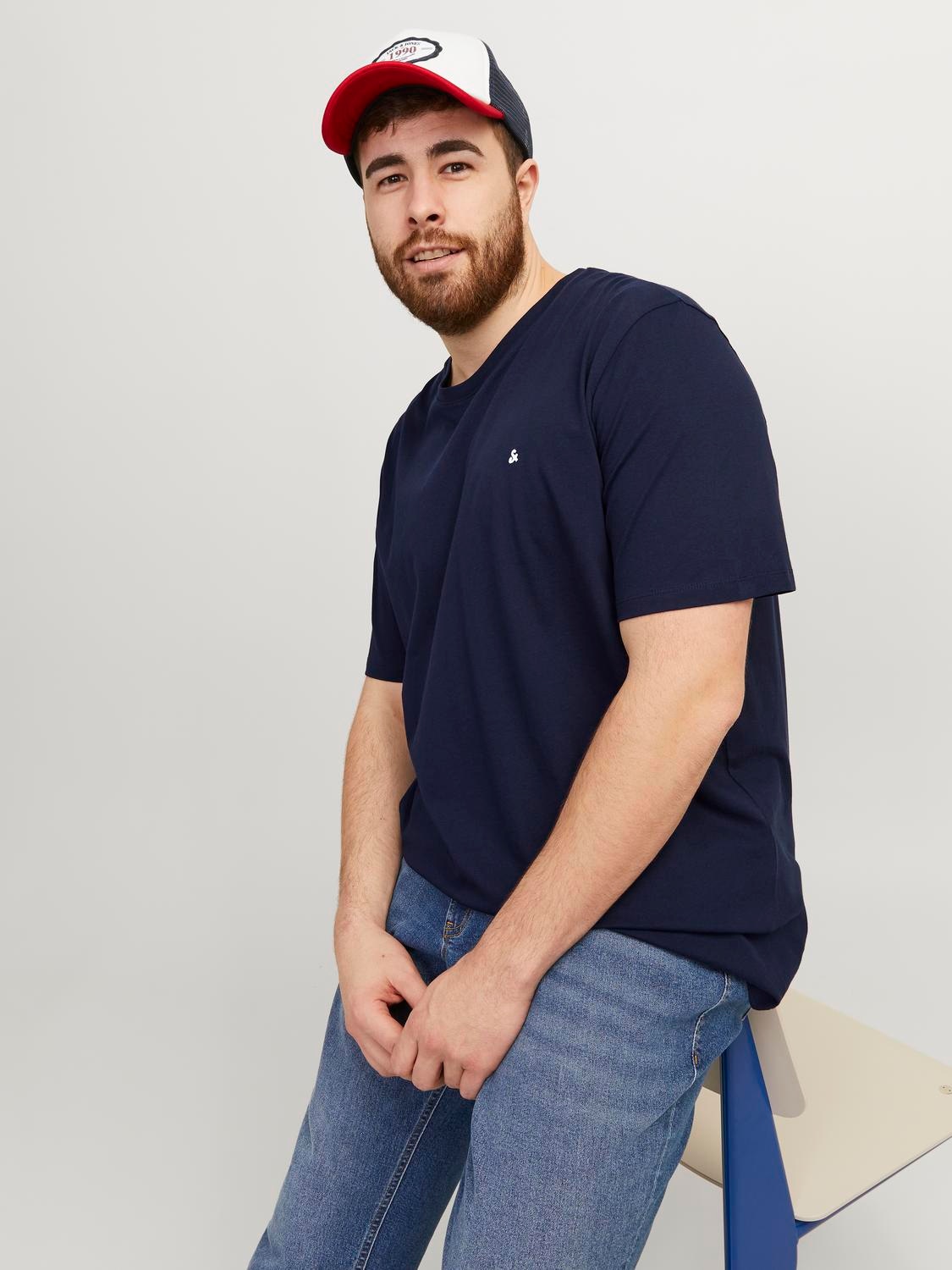 Jack & Jones PlusSize T-Shirt »JJEPAULOS TEE SS CREW NECK NOOS PLS«, mit Logo Stickerei
