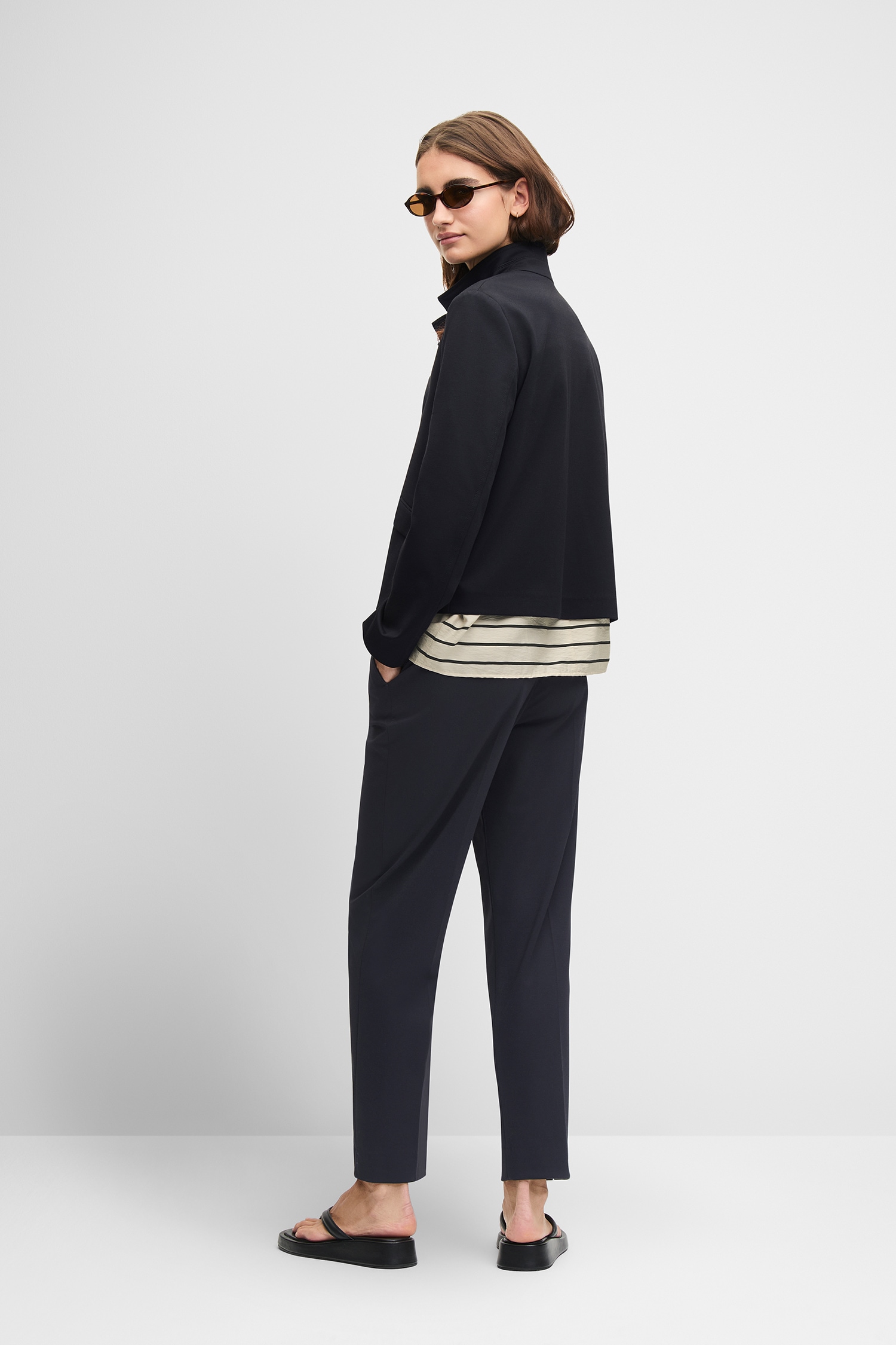 Cinque Kurzblazer »CILOKO« Stehkragen, taillierter Schnitt, elastischer Materialmix