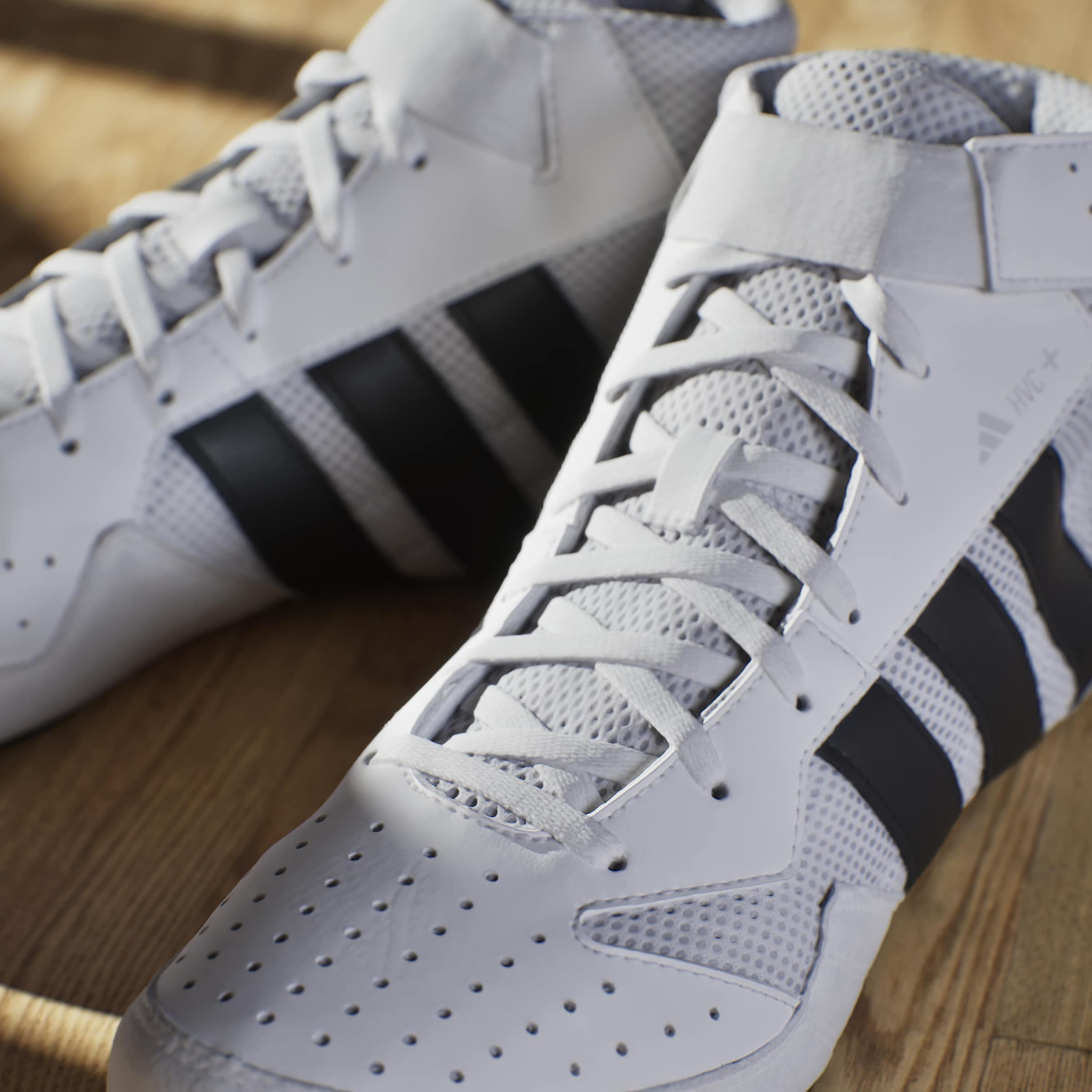 adidas Performance Chaussure d'entraînement »HVC PLUS«  Chaussure à empiècements contrastés