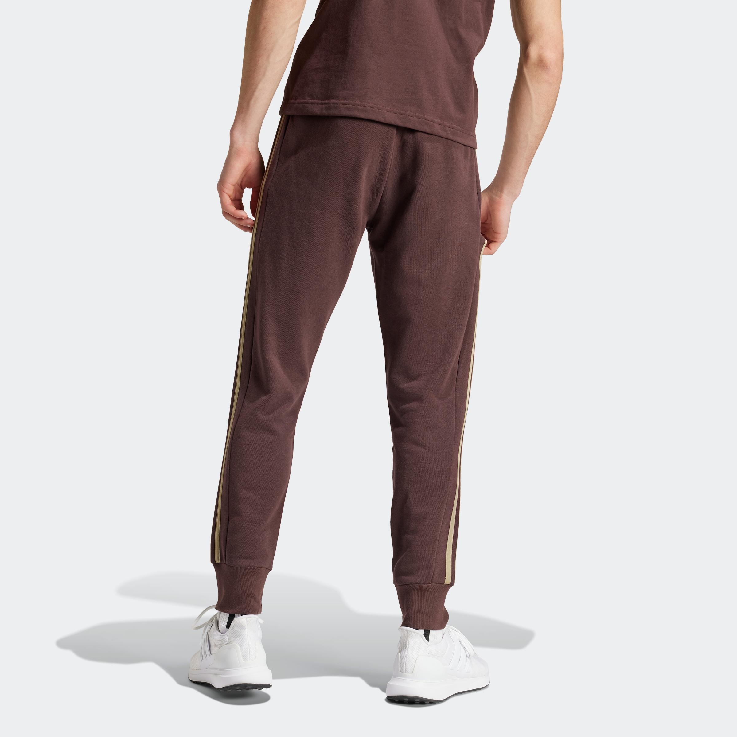 adidas Sportswear Sporthose »ESSENTIALS FRENCH TERRY TAPERED CUFF 3STREIFEN HOSE«, (1 tlg.), weiche Jogginghose