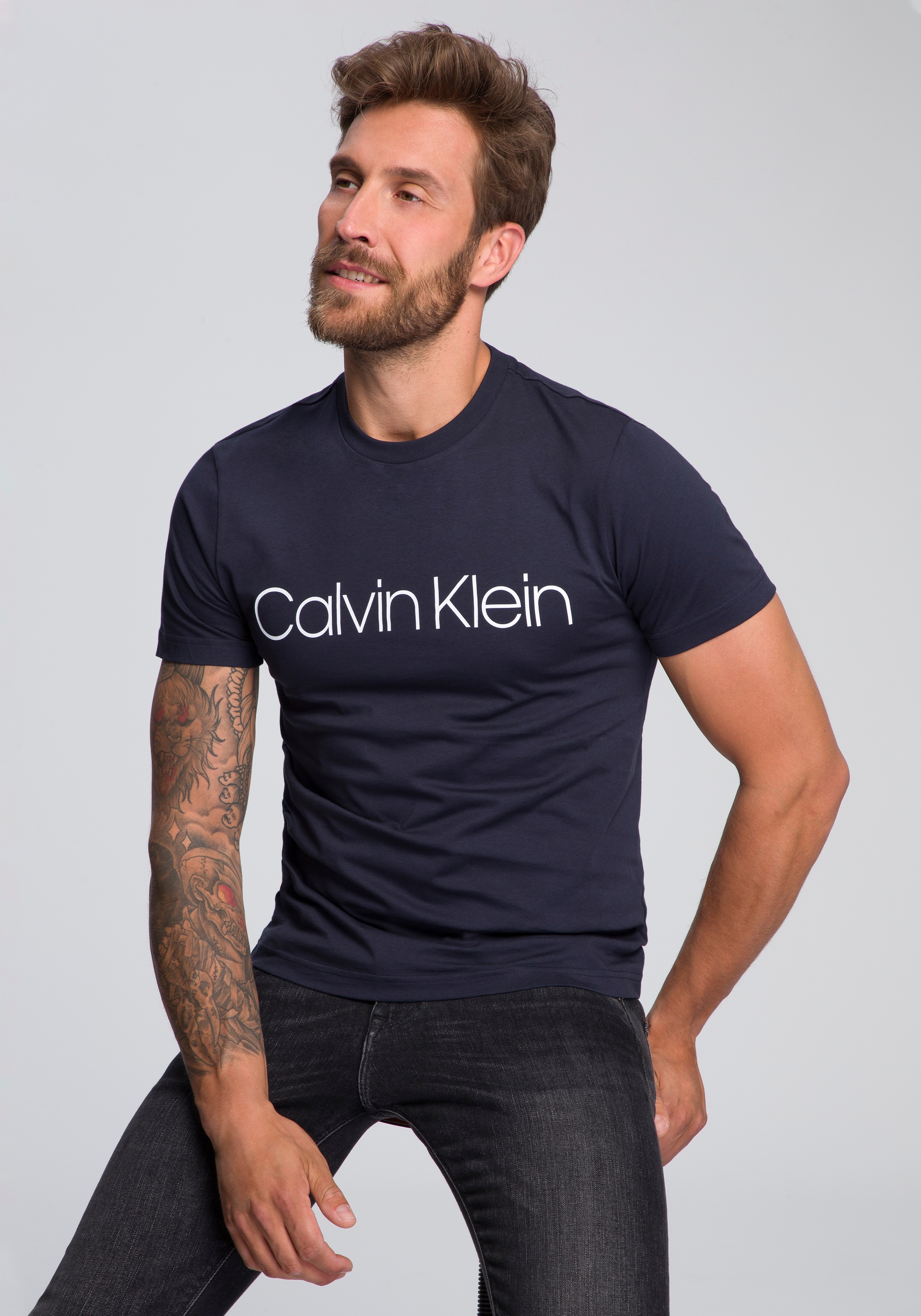Image of Calvin Klein T-Shirt »COTTON FRONT LOGO«, mit grossem Calvin Klein- Schriftzug bei Ackermann Versand Schweiz