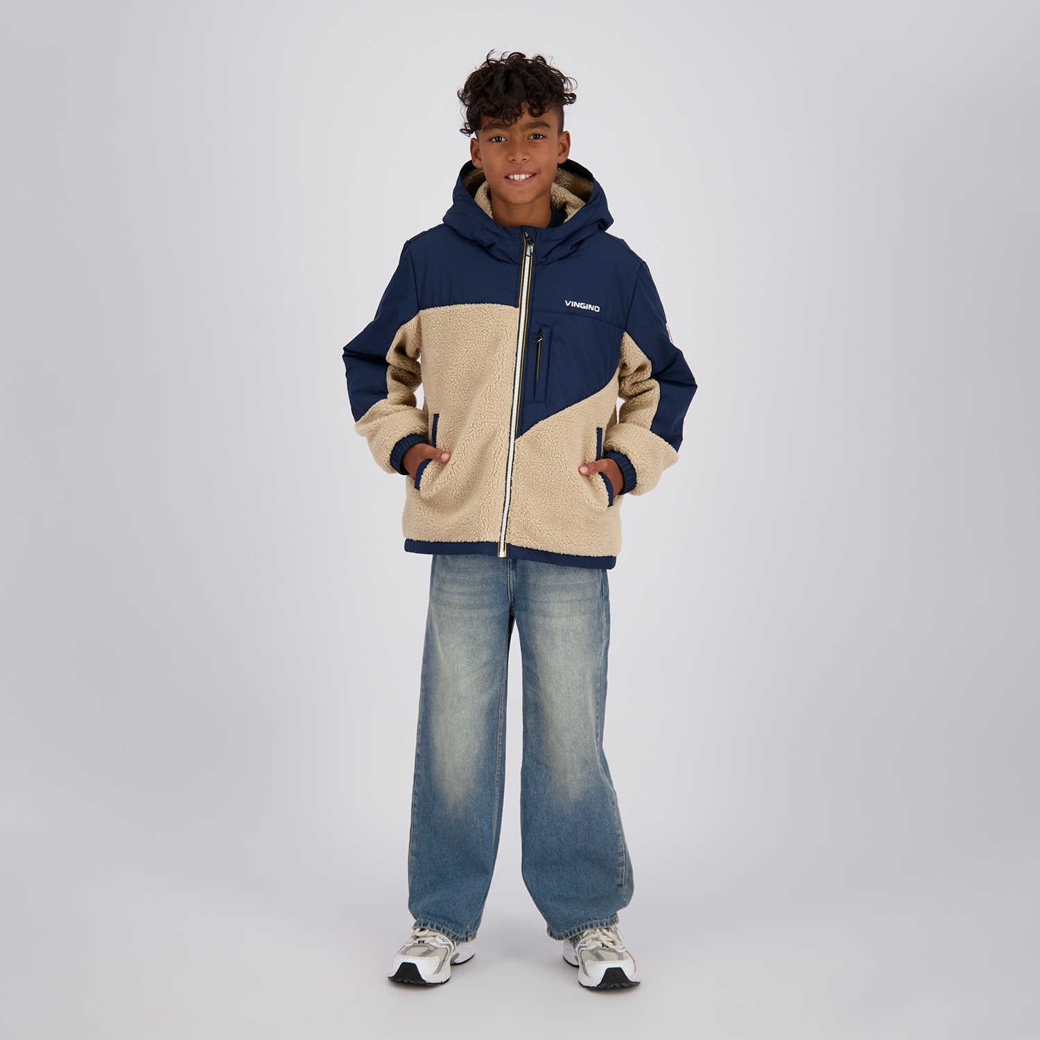Vingino Kapuzenfleecejacke mit Kapuze Reissverschlusstasche, mit Kapuze