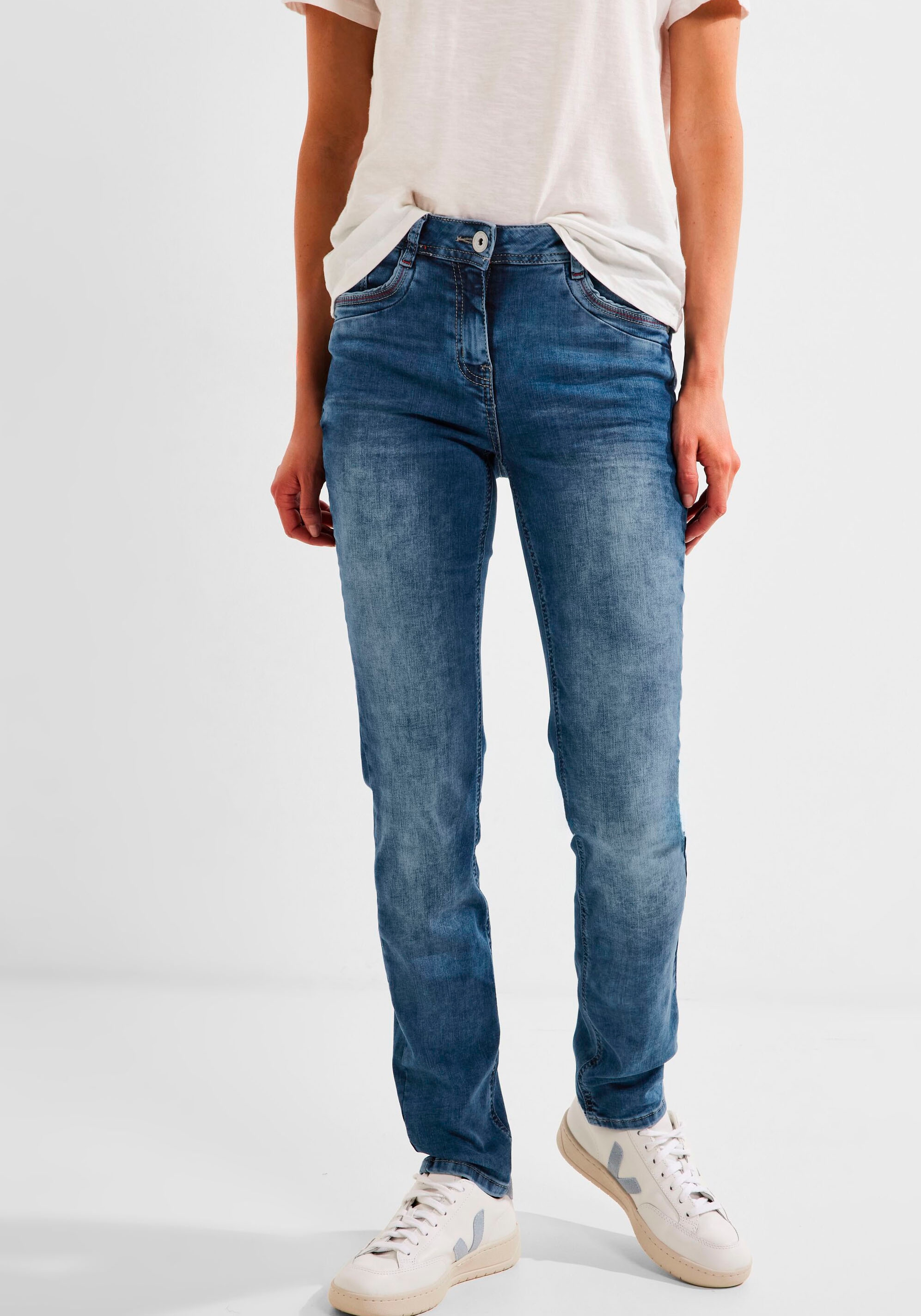 Slim-fit-Jeans, mit Logobadge