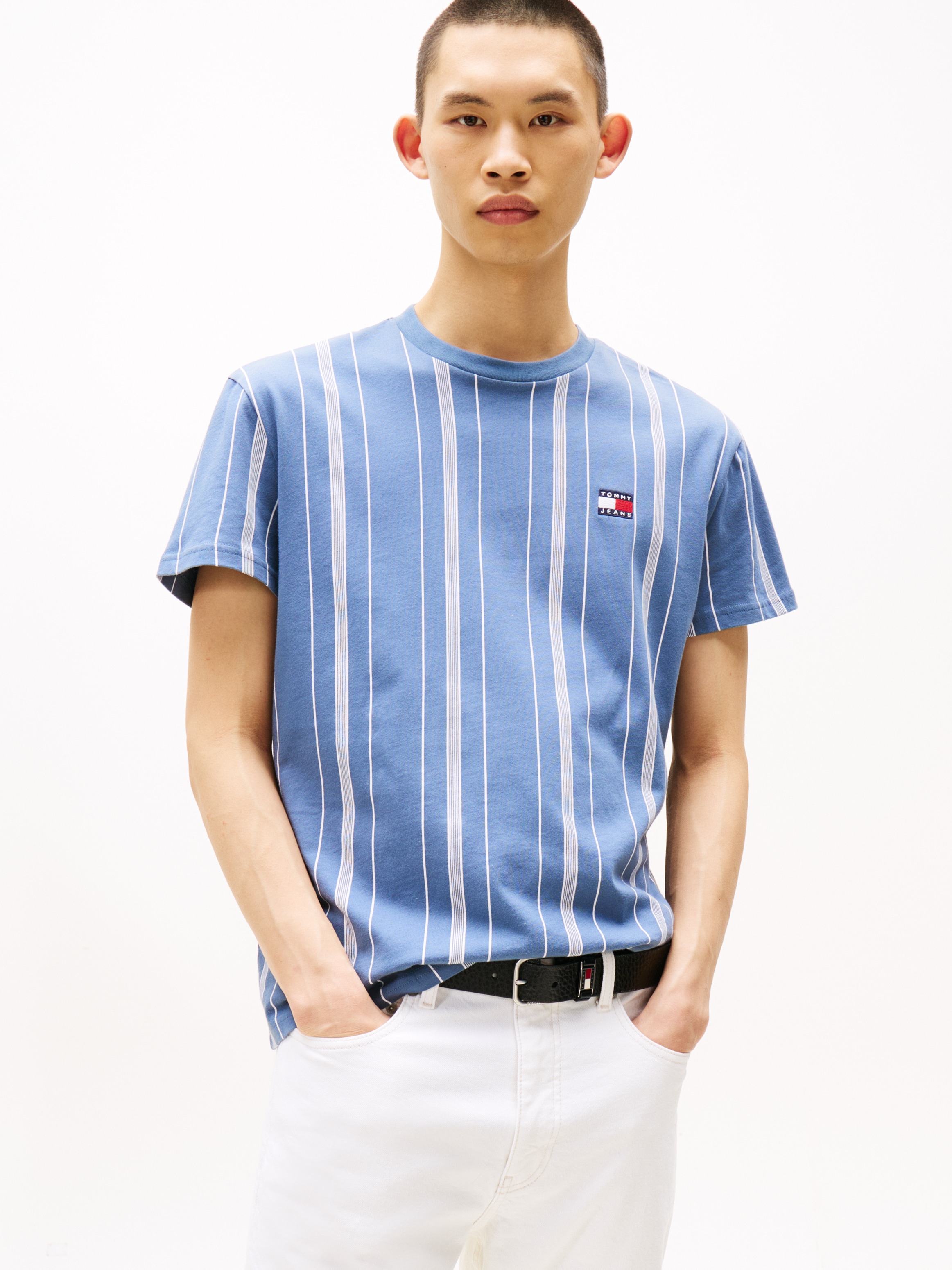 Image of Tommy Jeans T-Shirt "TJM REG VERT STRIPE SS TEE" modisch gestreift