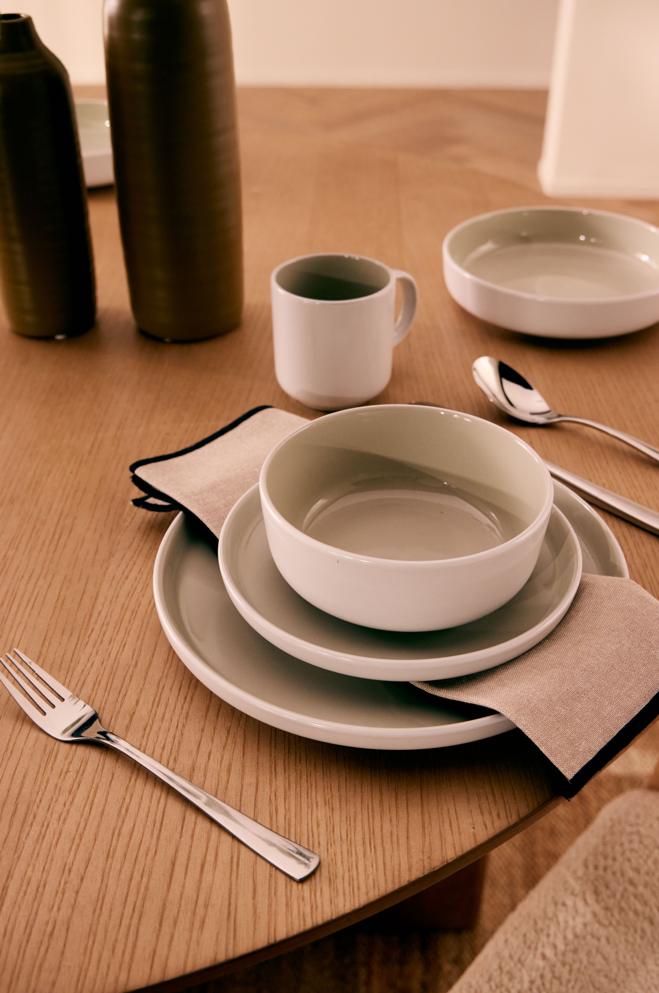 LeGer Home by Lena Gercke Esstisch »Zirella« massives Eschenholz, markantes Kreuzfuss-Design, Breite 120 cm