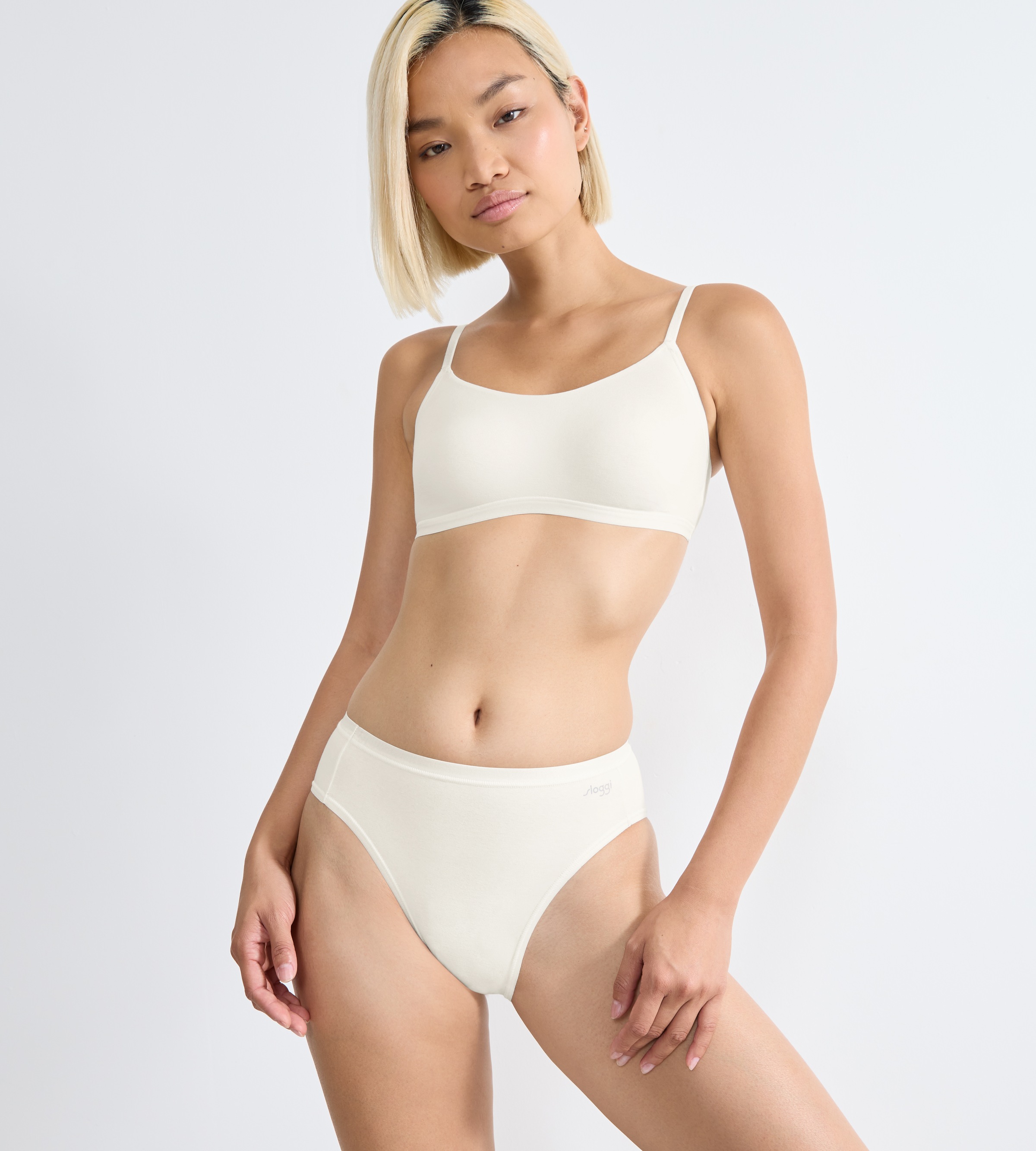 sloggi Tai-Slip »GO Daily Cotton«, (3er Pack), Glanz-Effekt Details, hoher Beinausschnitt, weich, elastisch