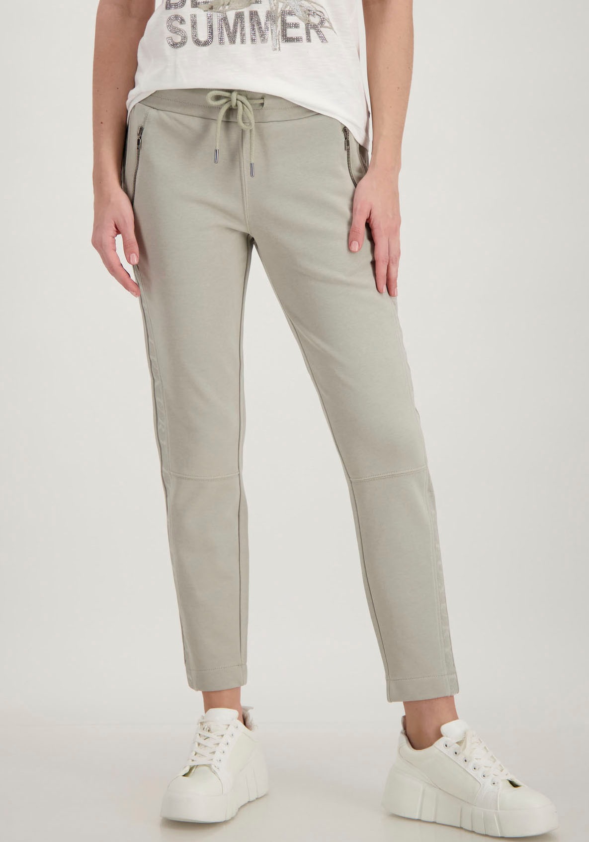 Monari Jogger Pants, mit Glitzerschrift an den Seiten kaufen