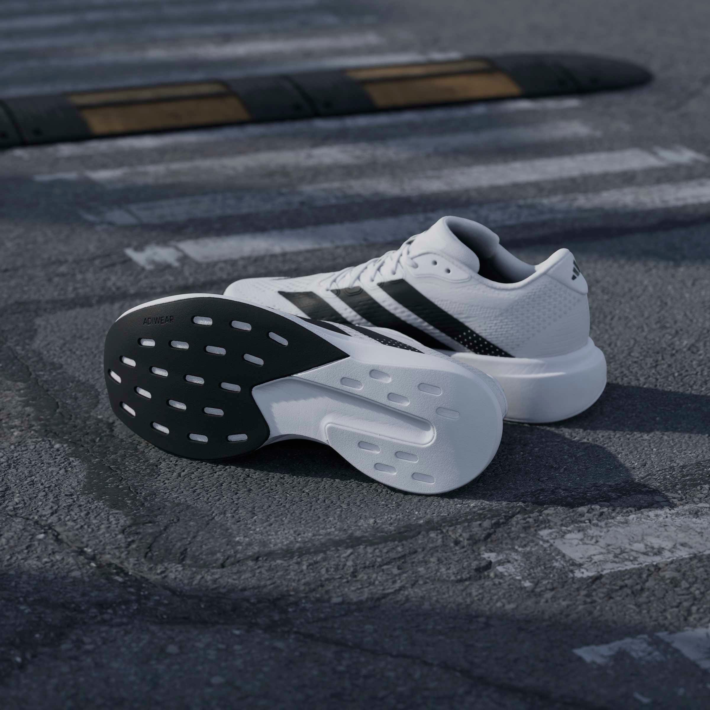 adidas Performance Chaussure de course »ADIZERO PACER«  inspiré par le design de l'adizero Evo SL