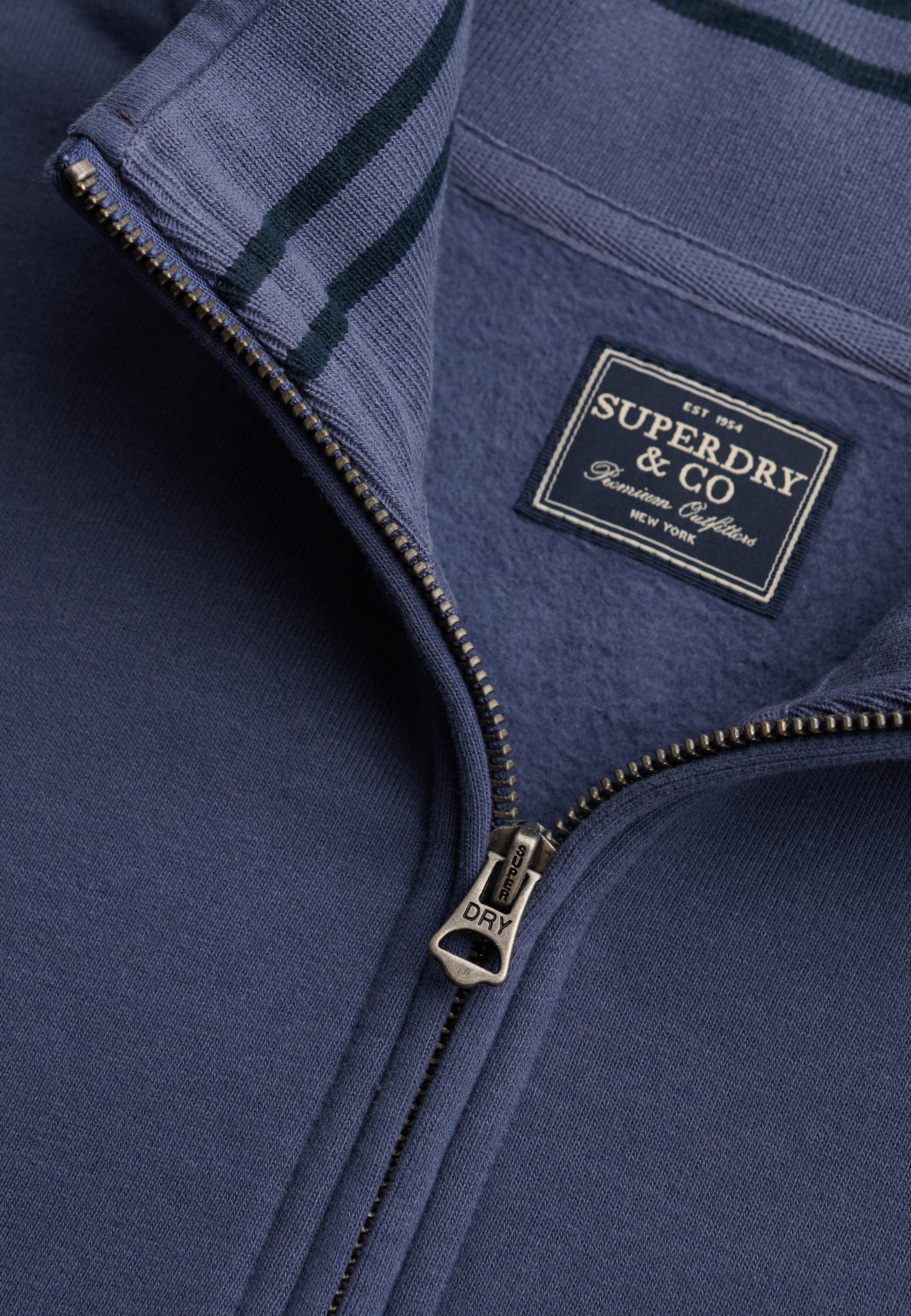 Superdry Sweat-shirt »ESSENTIAL SERIF LOGO HALF ZIP«, Baumwollmischung
