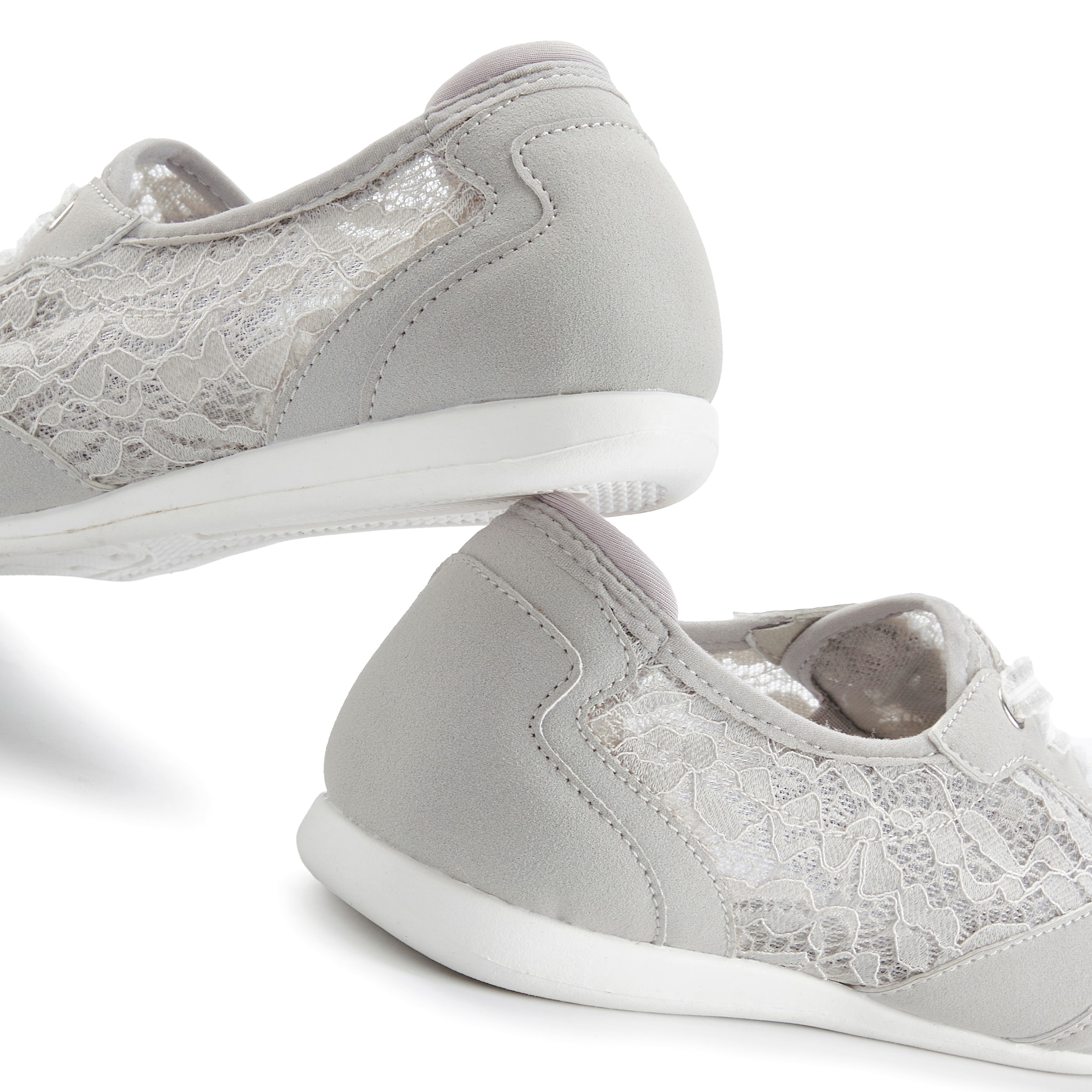 Vivance Sneaker »Freizeitschuh, Halbschuh, Ballerina, Slip-On-Sneaker,«  NEU mit eleganten Spitzeneinsätzen VEGAN