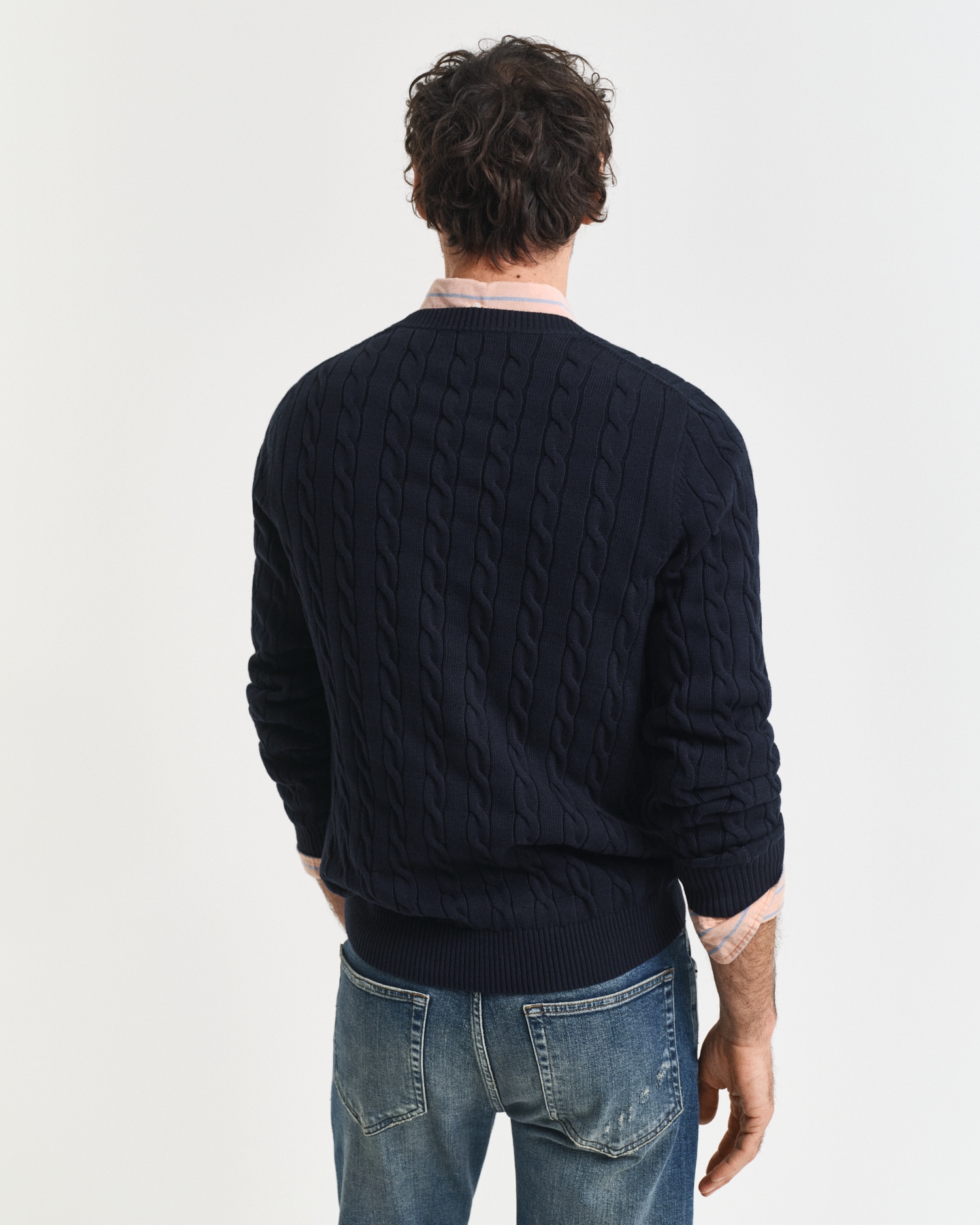 Gant Strickpullover »COTTON CABLE C-NECK« mit Wappen-Logostickerei auf der Brust
