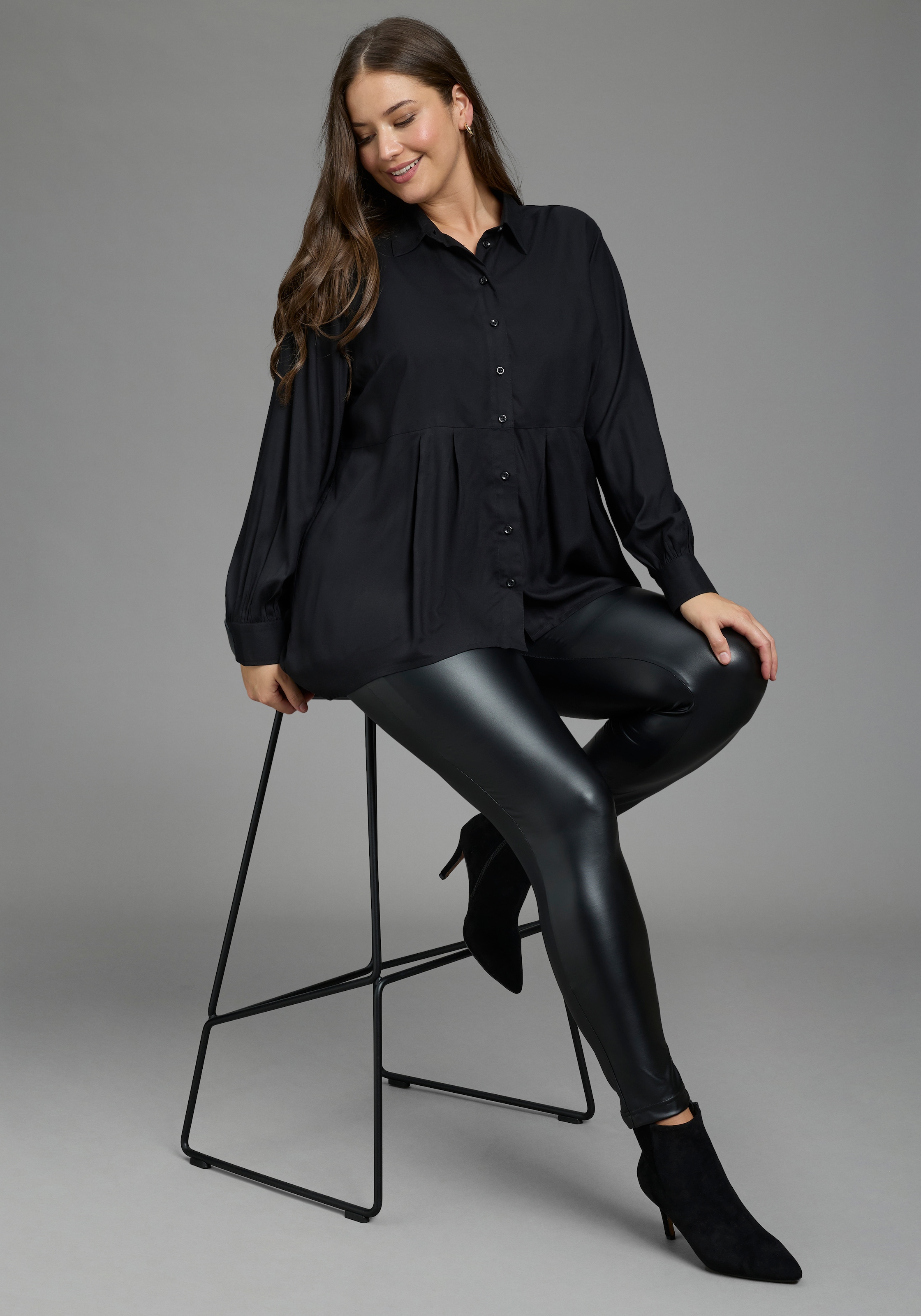 Laura Scott CURVE Chemisier long »Grosse Grössen« style féminin, en viscose, aspect uni, avec boutons