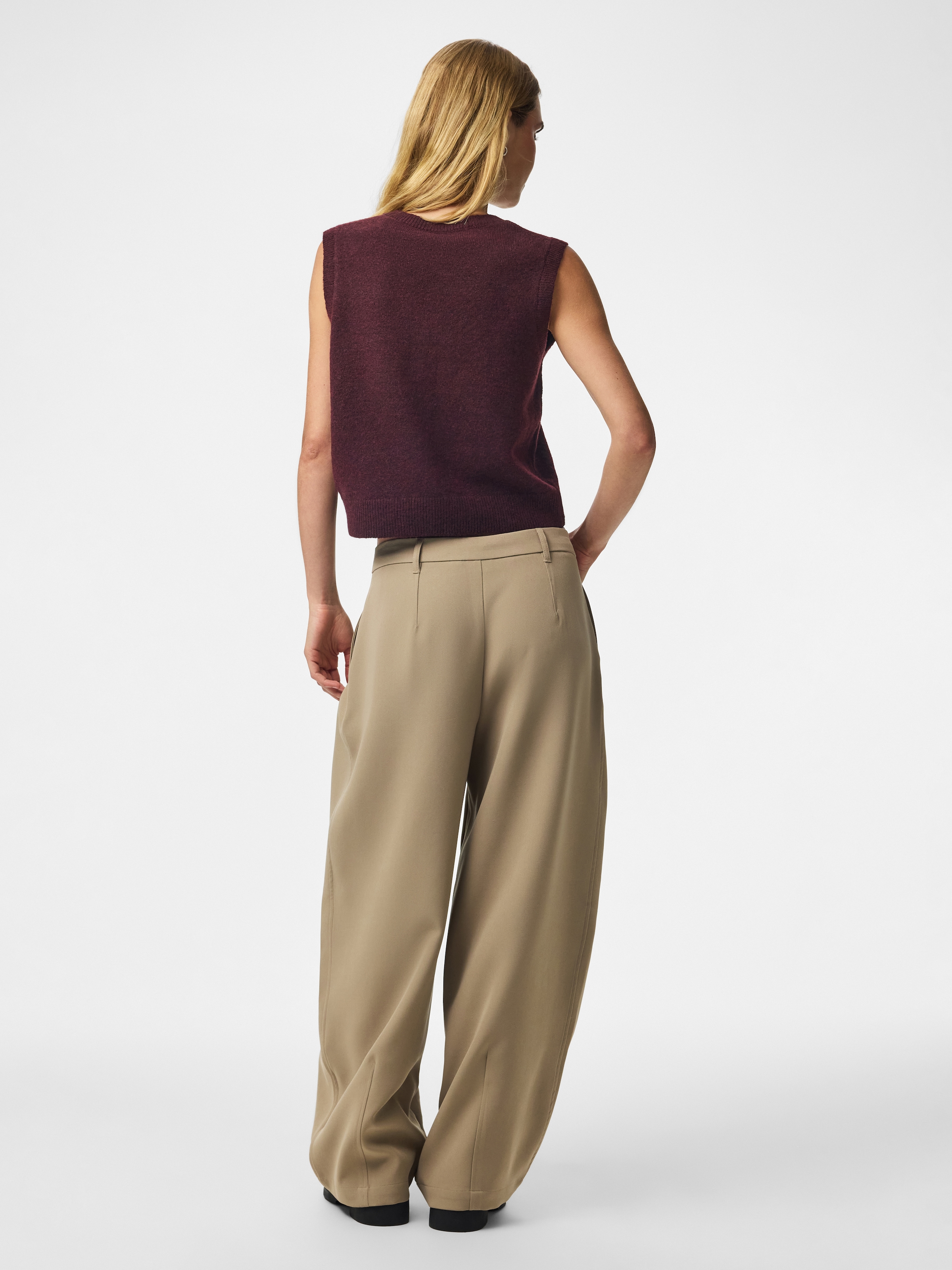 pieces Gilet tricoté »PCSALLY SL V-NECK KNIT VEST NOOS BC« mélange de matériaux