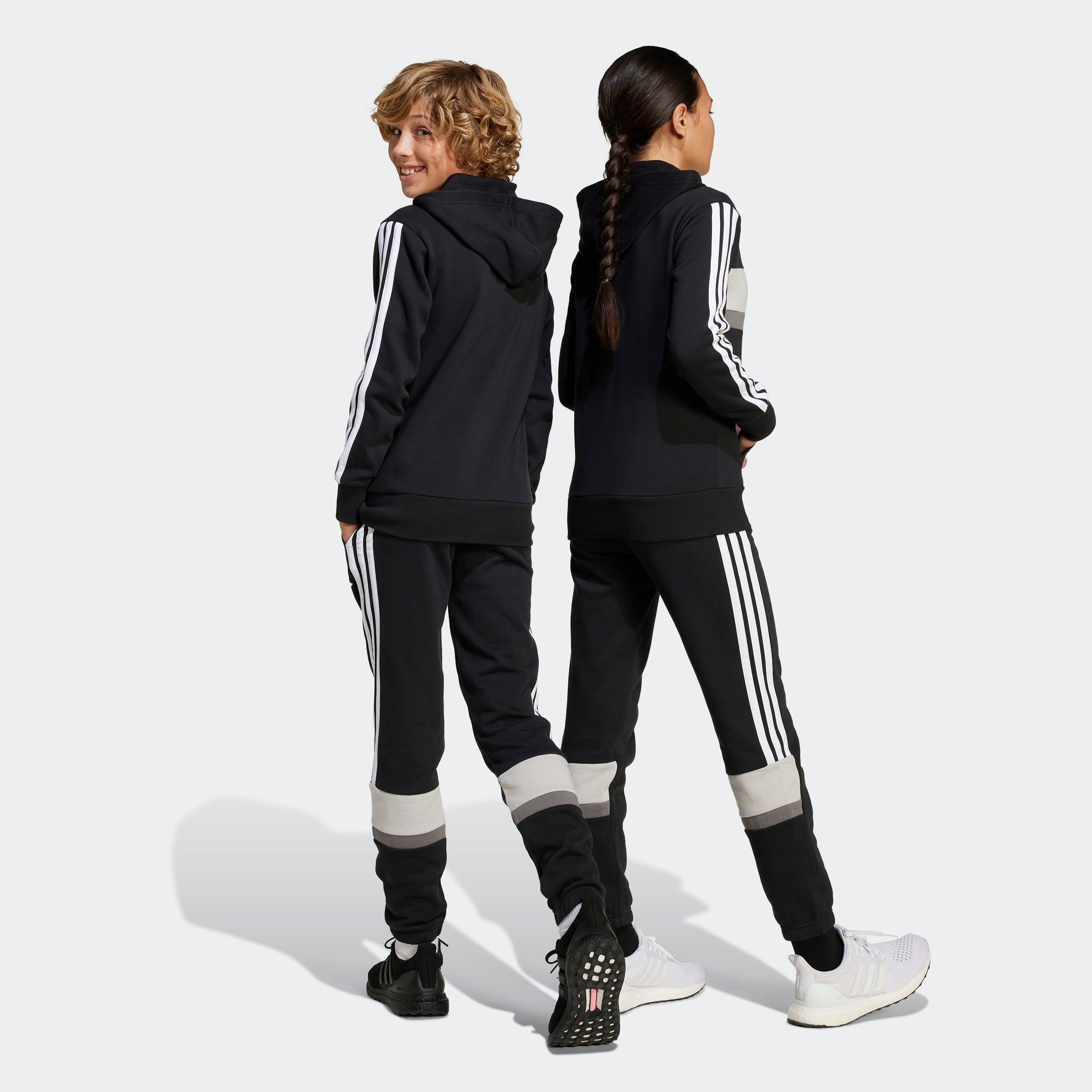 adidas Sportswear Pantalon de sport »SEASONAL ESSENTIALS TIBERIO 3-STREIFEN KIDS«  pour enfants, avec élastique, en coton et polyester