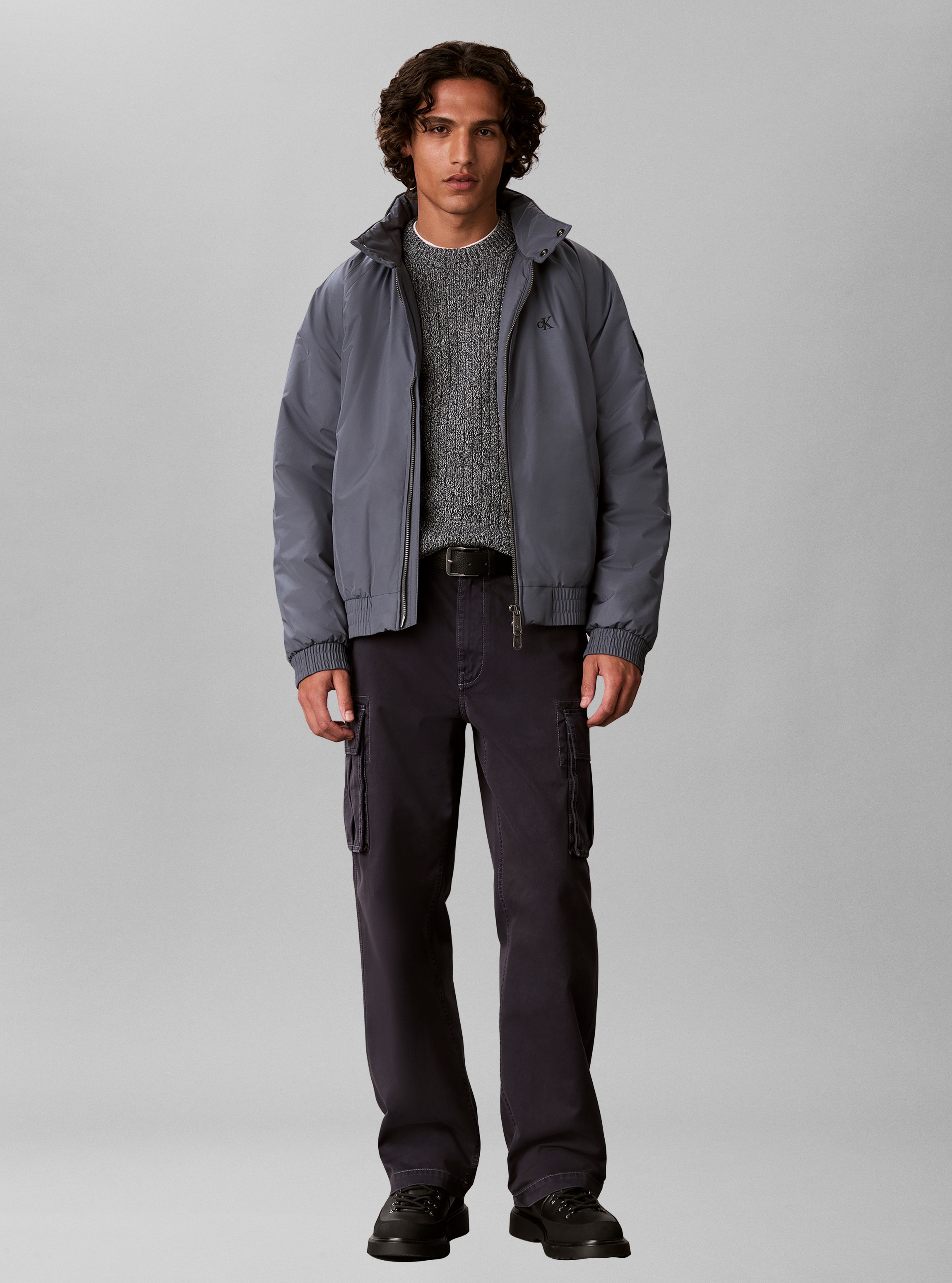 Calvin Klein Jeans Pull en tricot Tricot côtelé, coupe régulière, broderie de logo