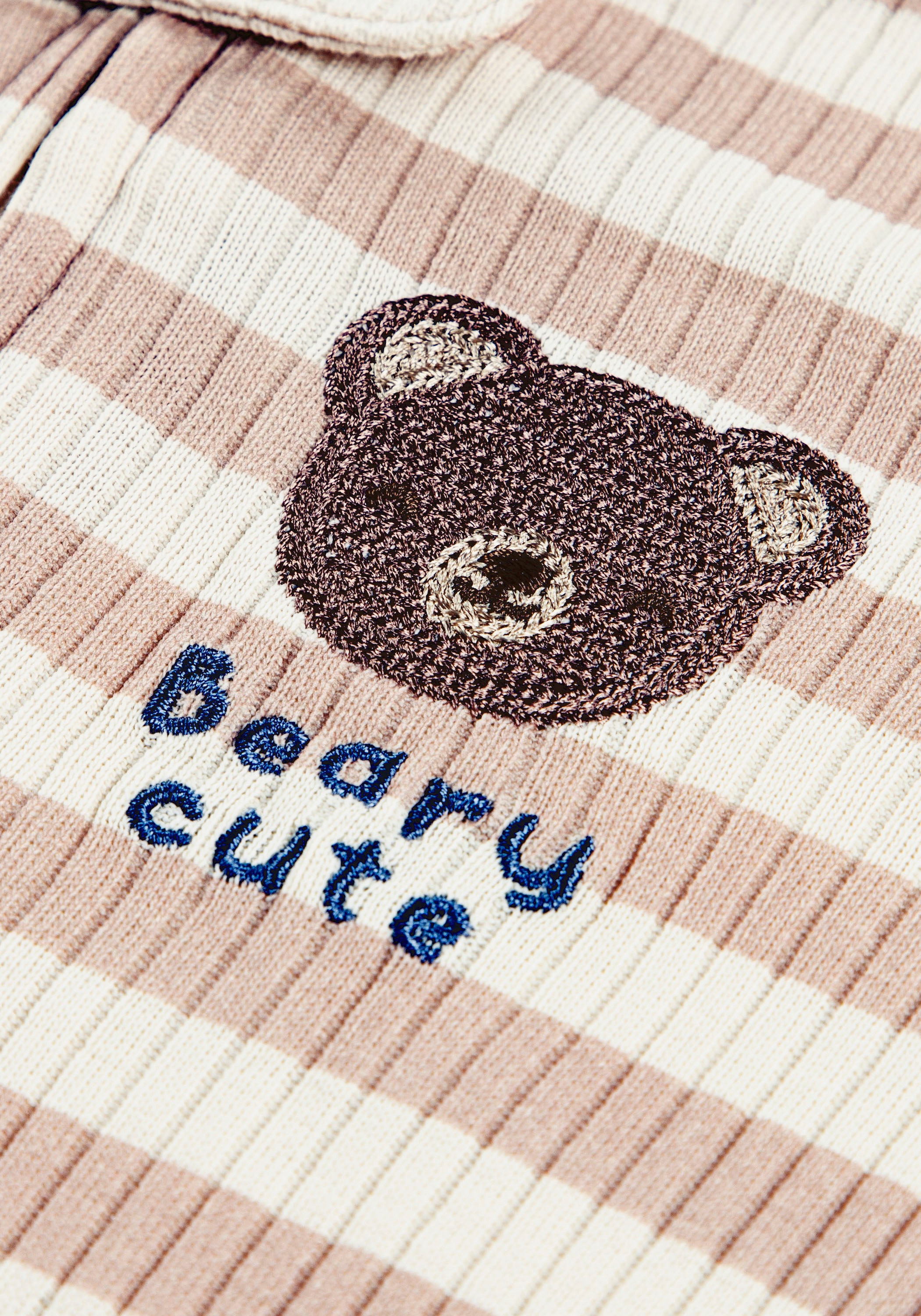 HUGGIES babywear Schlafoverall »HUGB FOOTED COVERALL«, mit süsser Bärchenstickerei