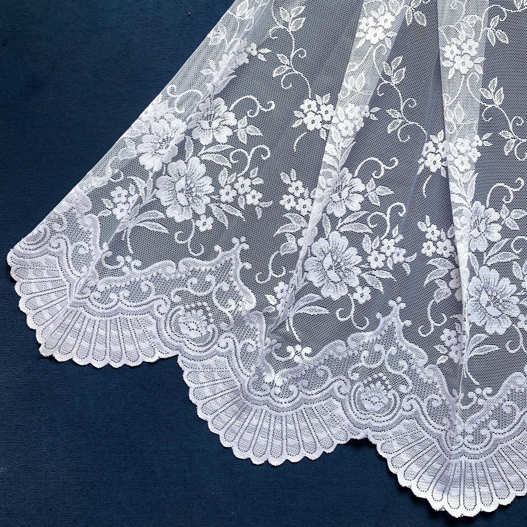 Weckbrodt Gardine »Siena, 1 Stück, Kräuselband, halbtransparent, Bordüre« Kräuselband 1 Stk. tlg. Jacquard, strukturiert, Allover,Floral,halbtransparent, Bordüre, Store