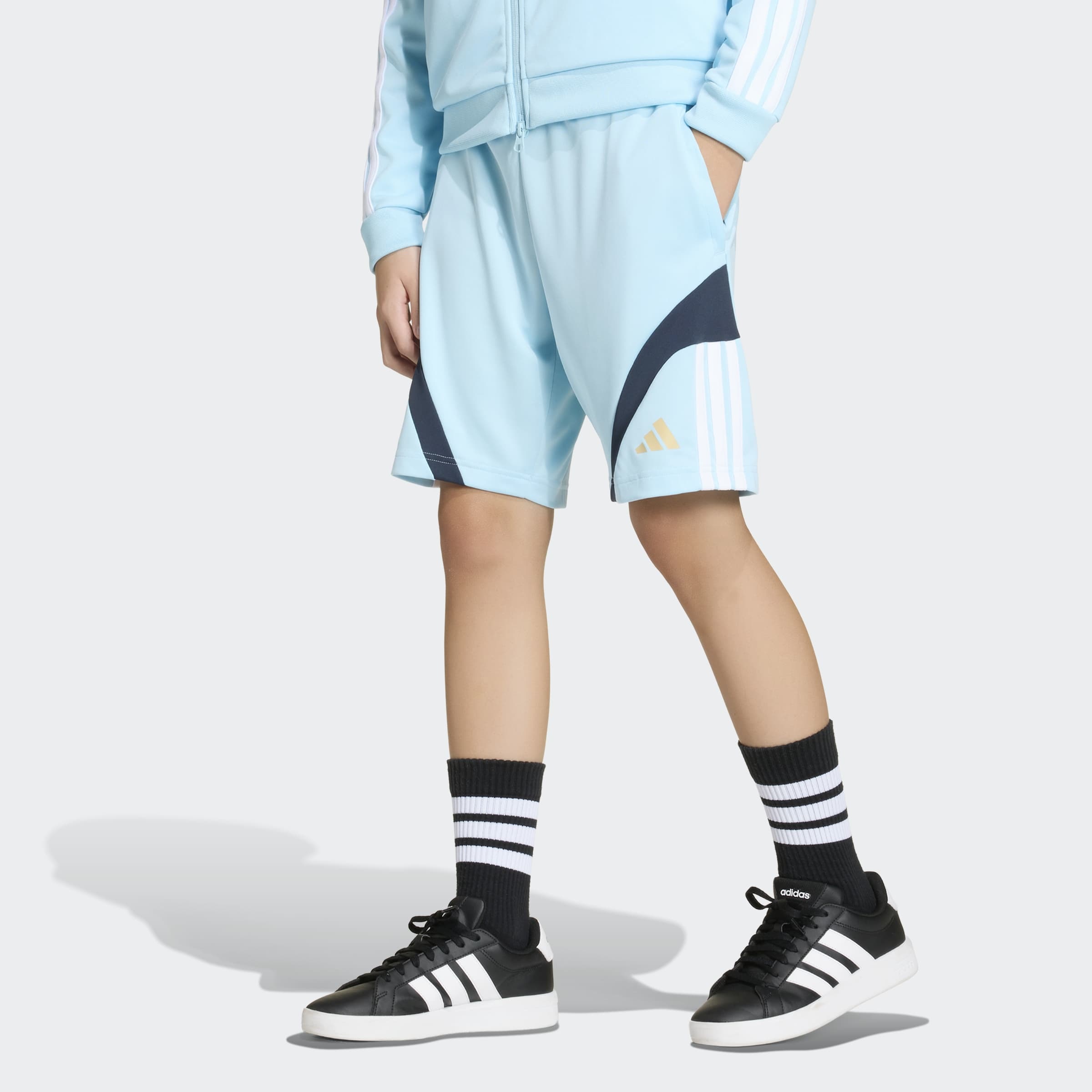 adidas Sportswear Shorts »J HOT SHO«  Kinder Shorts, sportlicher Stil, mit Kordelverschluss