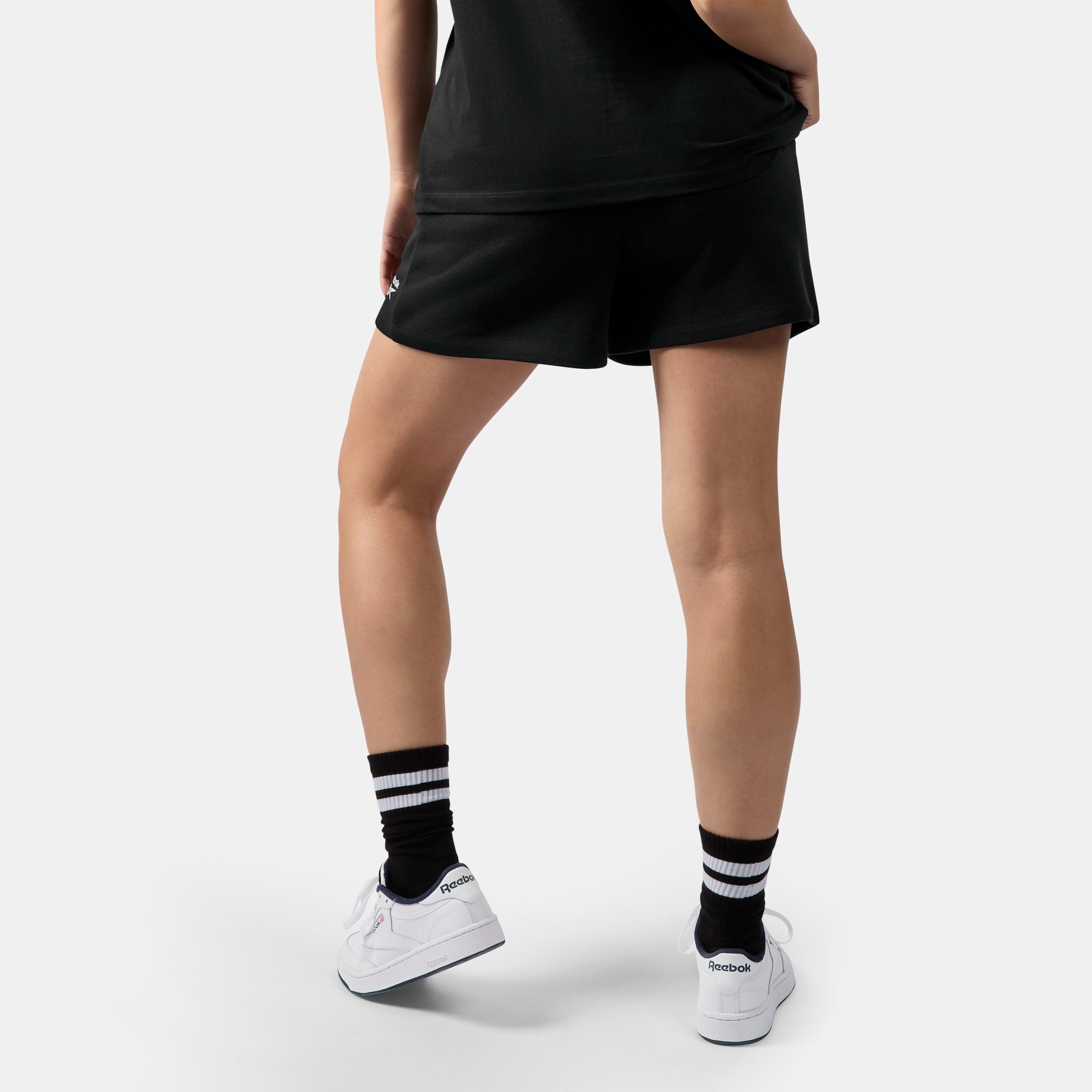 Reebok Sweatshorts »TYLA SHORTS«  Sweatshorts-Design, sportlicher Stil, für Freizeit