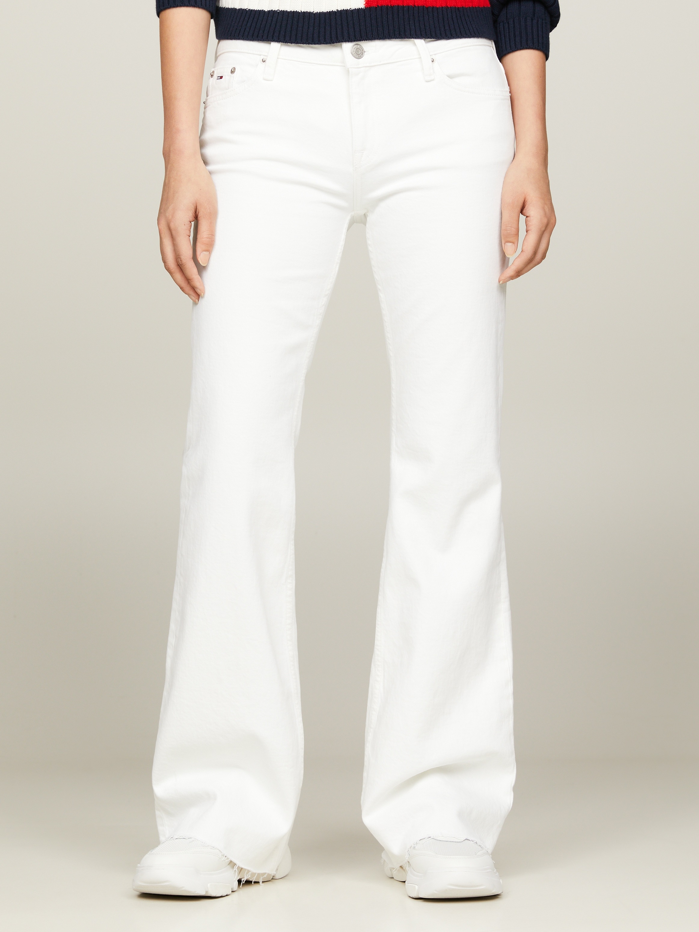 Tommy Jeans Bequeme Jeans »Sophie Low Wais Flare Wide«, mit Ledermarkenlabel