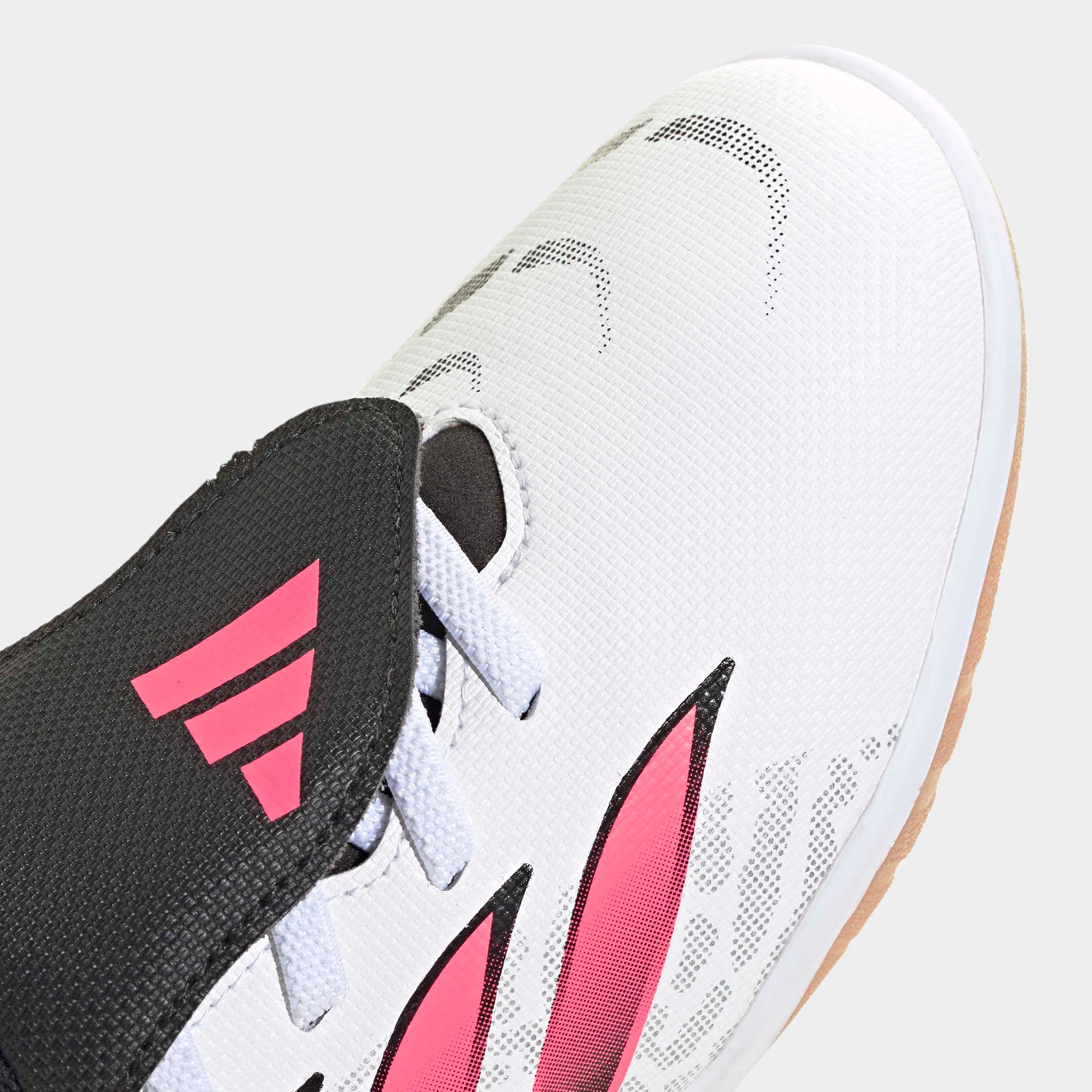 adidas Performance Chaussure de football »PREDATOR CLUB KIDS , HALLENBÖDEN, UMSCHLAGBARE ZUNGE«  pour sol de salle, pour adolescents et enfants