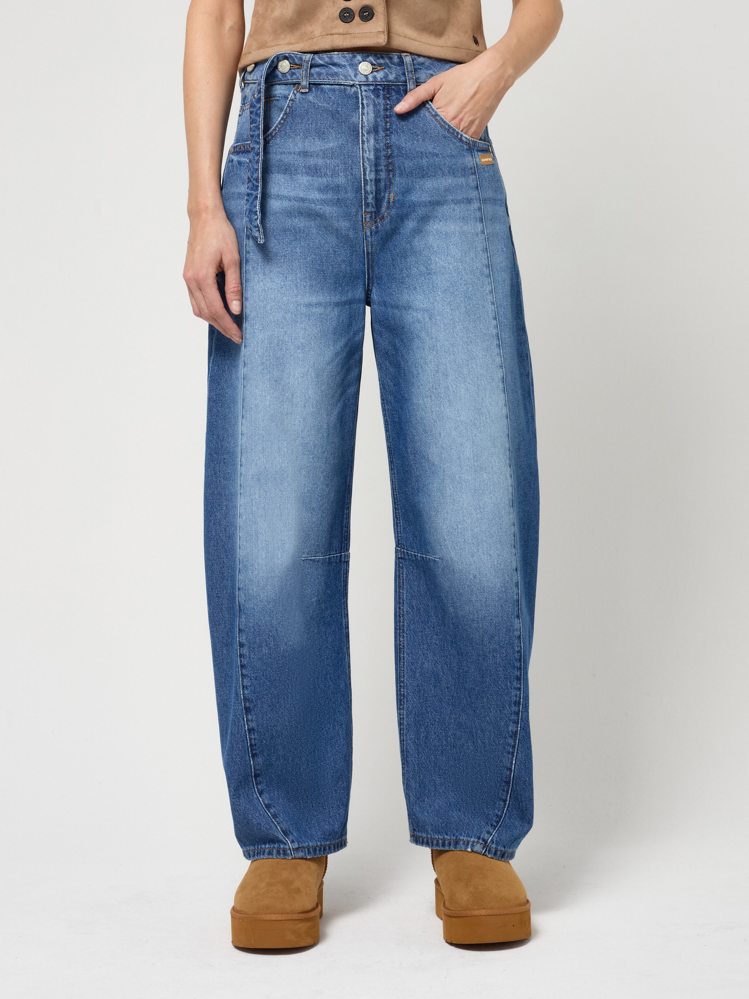 Image of GANG Loose-fit-Jeans "94SARINA SEAM" mit Teilungsnaht vorn und Denim Gürtel zum Knöpfen