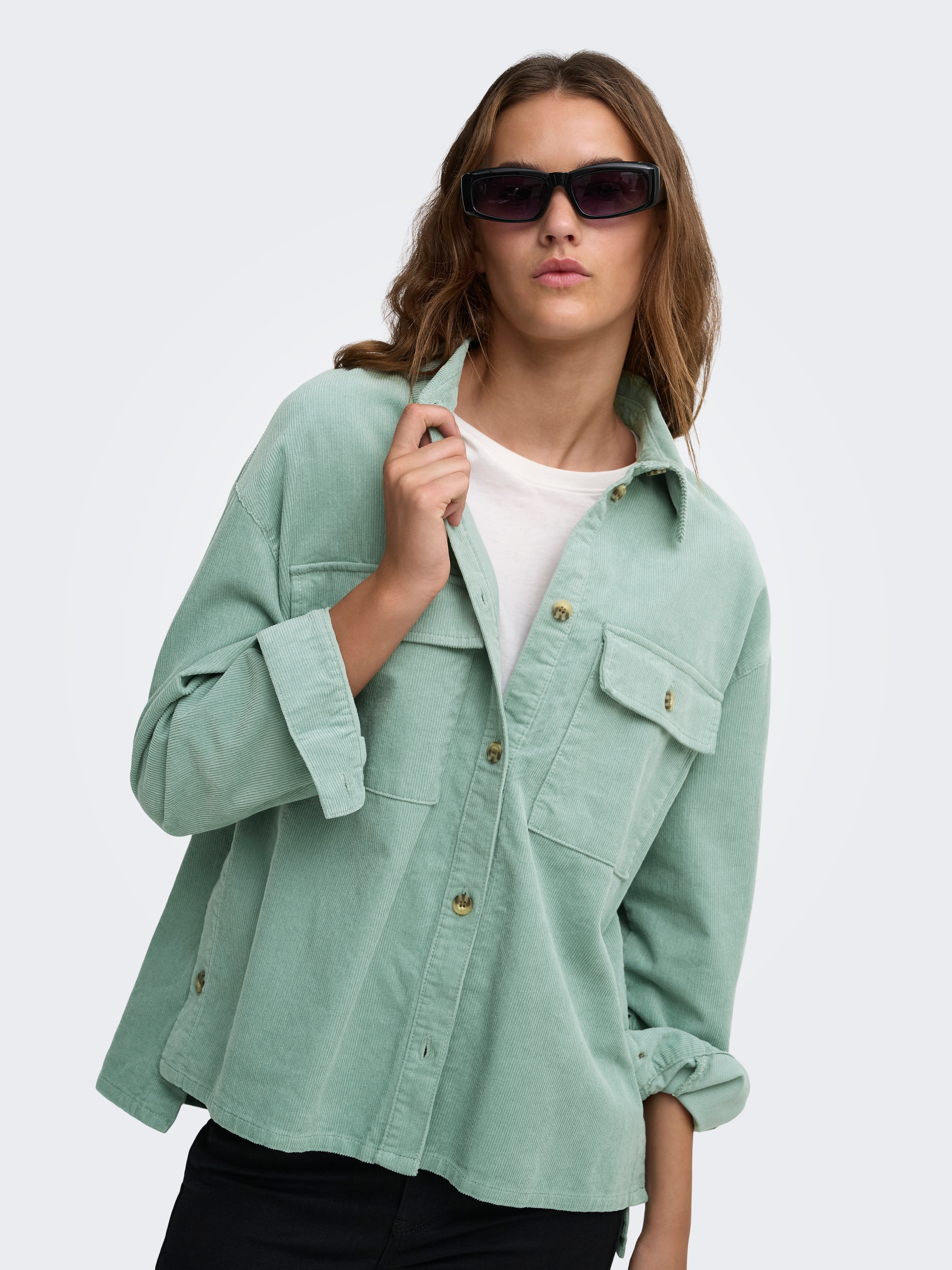ONLY Blouse chemise »ONLMOXIE L/S CORD SLIT SHACKET CC PNT« Coton, velours côtelé fin, oversize