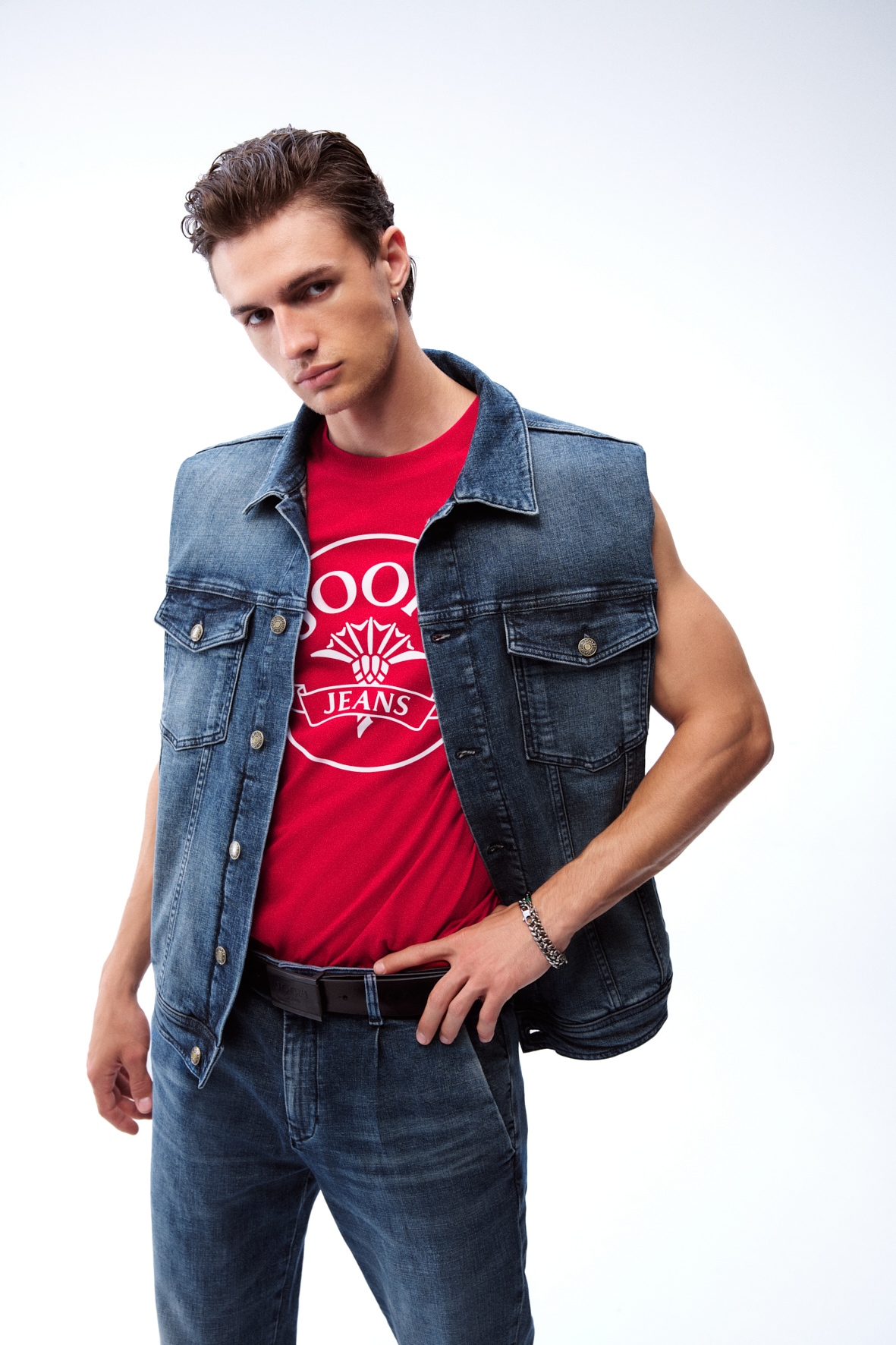 Joop Jeans Kurzarmshirt, Mit Logoprint in Kontrastfarbe