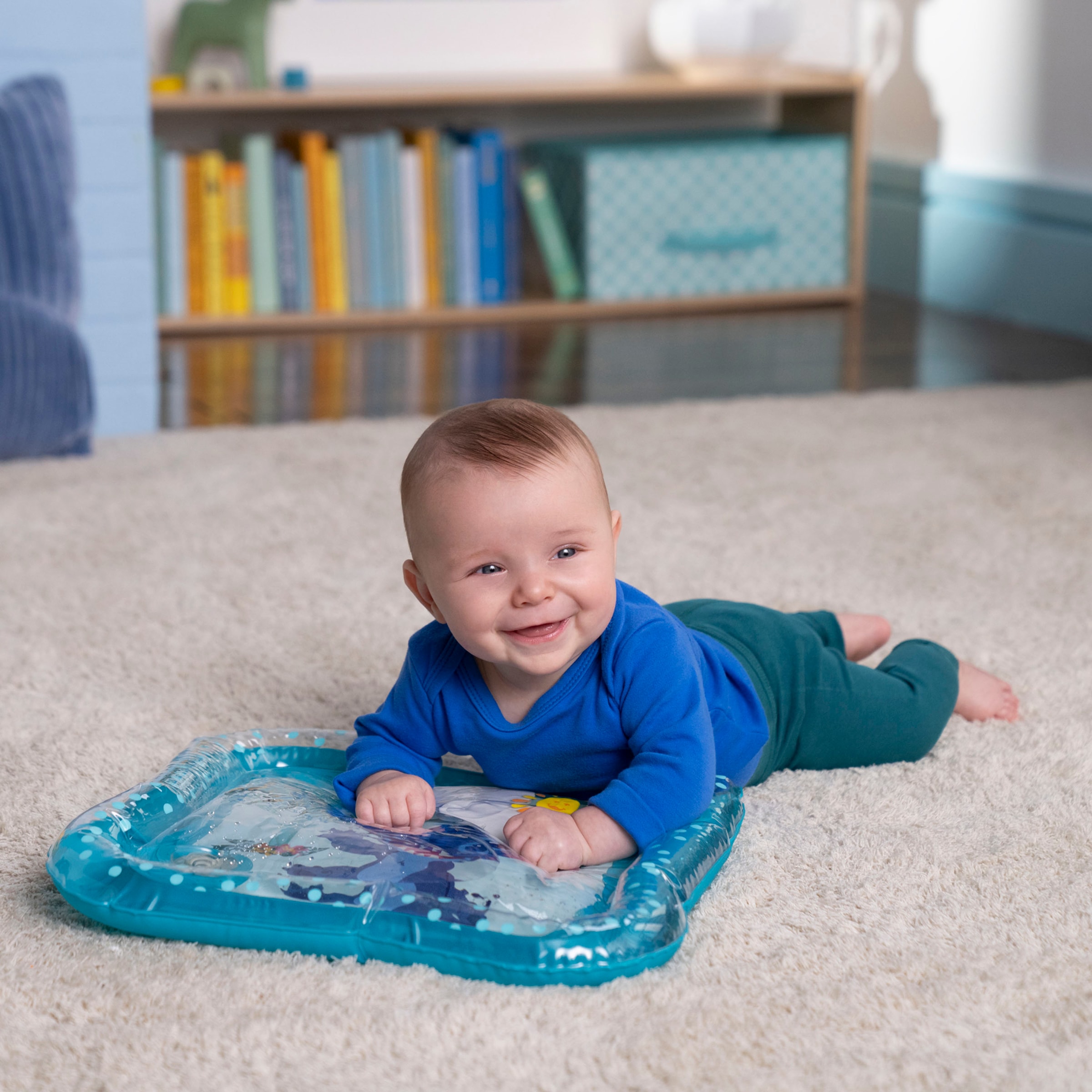Bright Starts Tapis de jeu »Stitch Making Waves Tummy Time Water Mat«