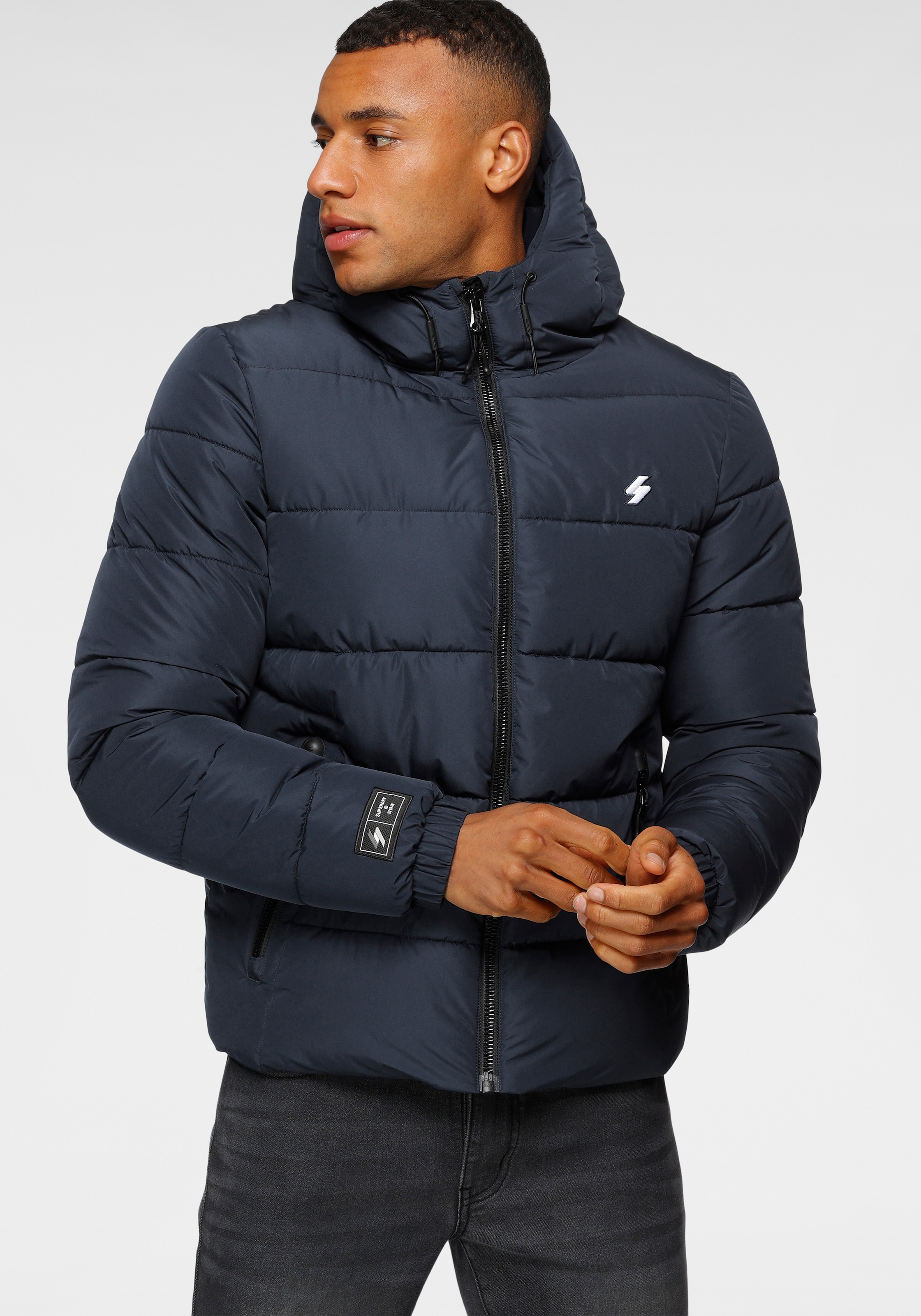 Superdry Steppjacke »HOODED SPORTS PUFFR JACKET«, mit Kapuze, mit kontrastfarbener Stickerei