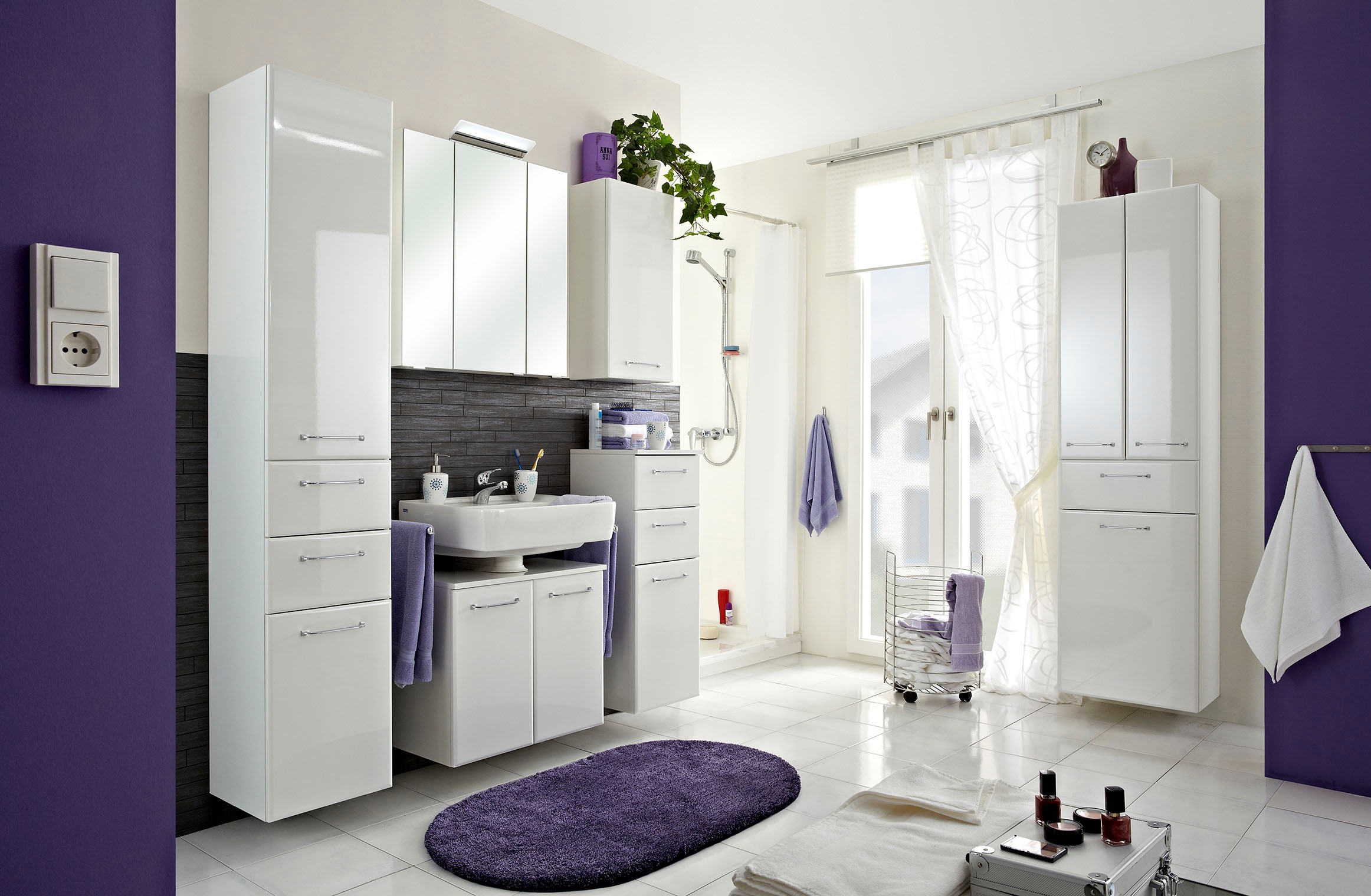 Saphir Armoire sous lavabo »Quickset Unterbeckenschrank, 60 cm breit, 2 Türen, ohne Waschbecken« Armoire sous lavabo avec amortisseur de porte, poignées chromées brillantes