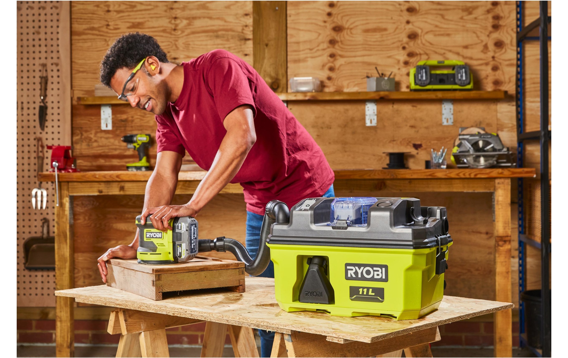 Nass-Trocken-Sauger »RYOBI, RV1811-0 ohne Akku und Ladegerät«