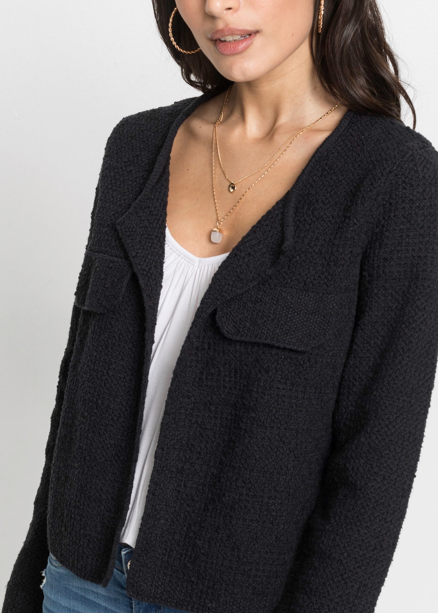 bonprix Veste en tricot Loose fit, mit Bouclégarn, femininer Stil