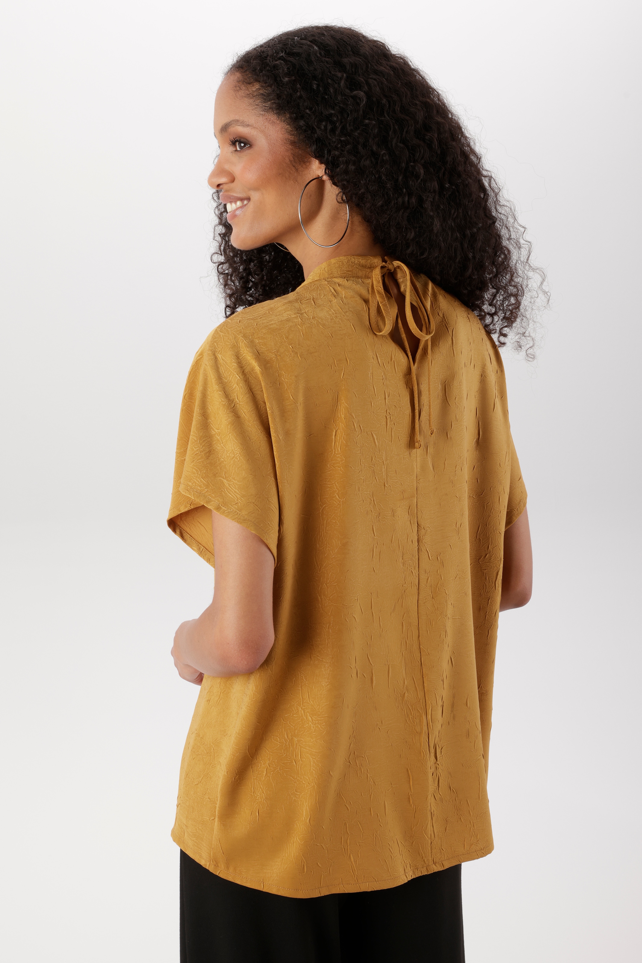 Aniston SELECTED Blouse à enfiler en forme extra large et tissu crinkle doux - NOUVELLE COLLECTION