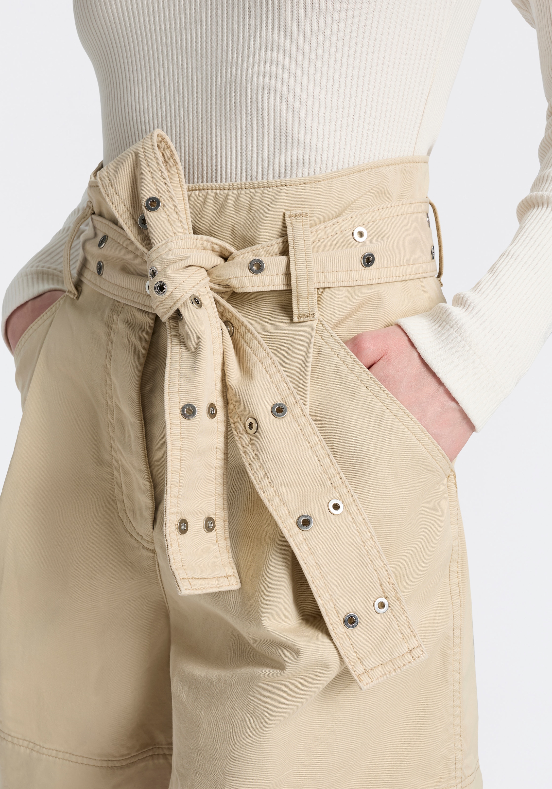 BOSS ORANGE Short »Tulina Premium Damenmode«  avec ceinture à œillets, style paperbag