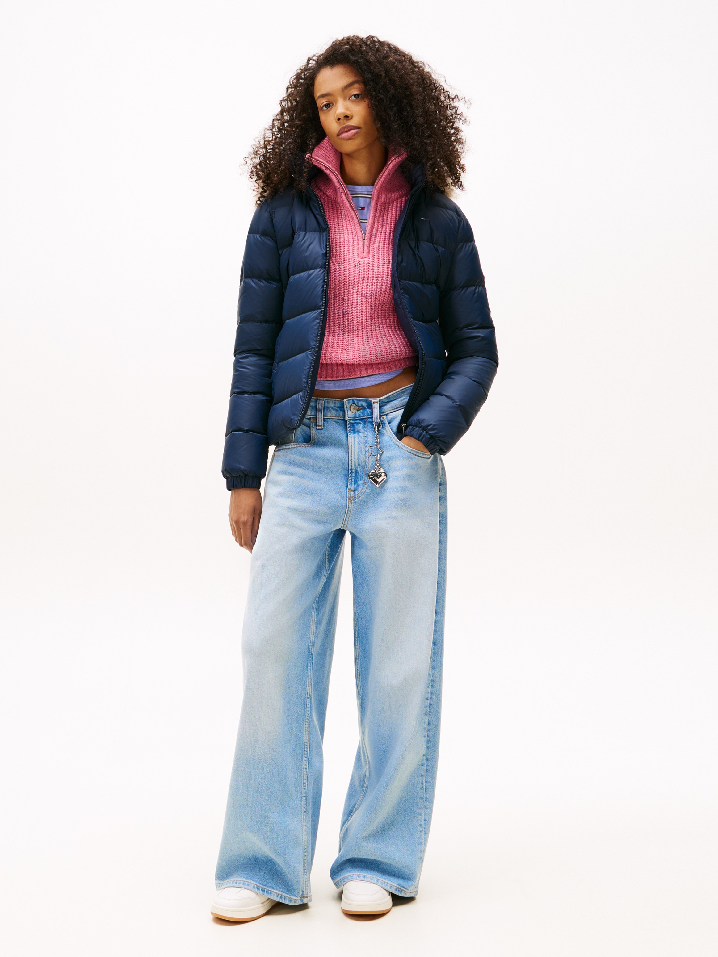 Tommy Jeans Veste matelassée »TJW BASIC HOODED DOWN JACKET EXT« avec capuche avec broderie du logo