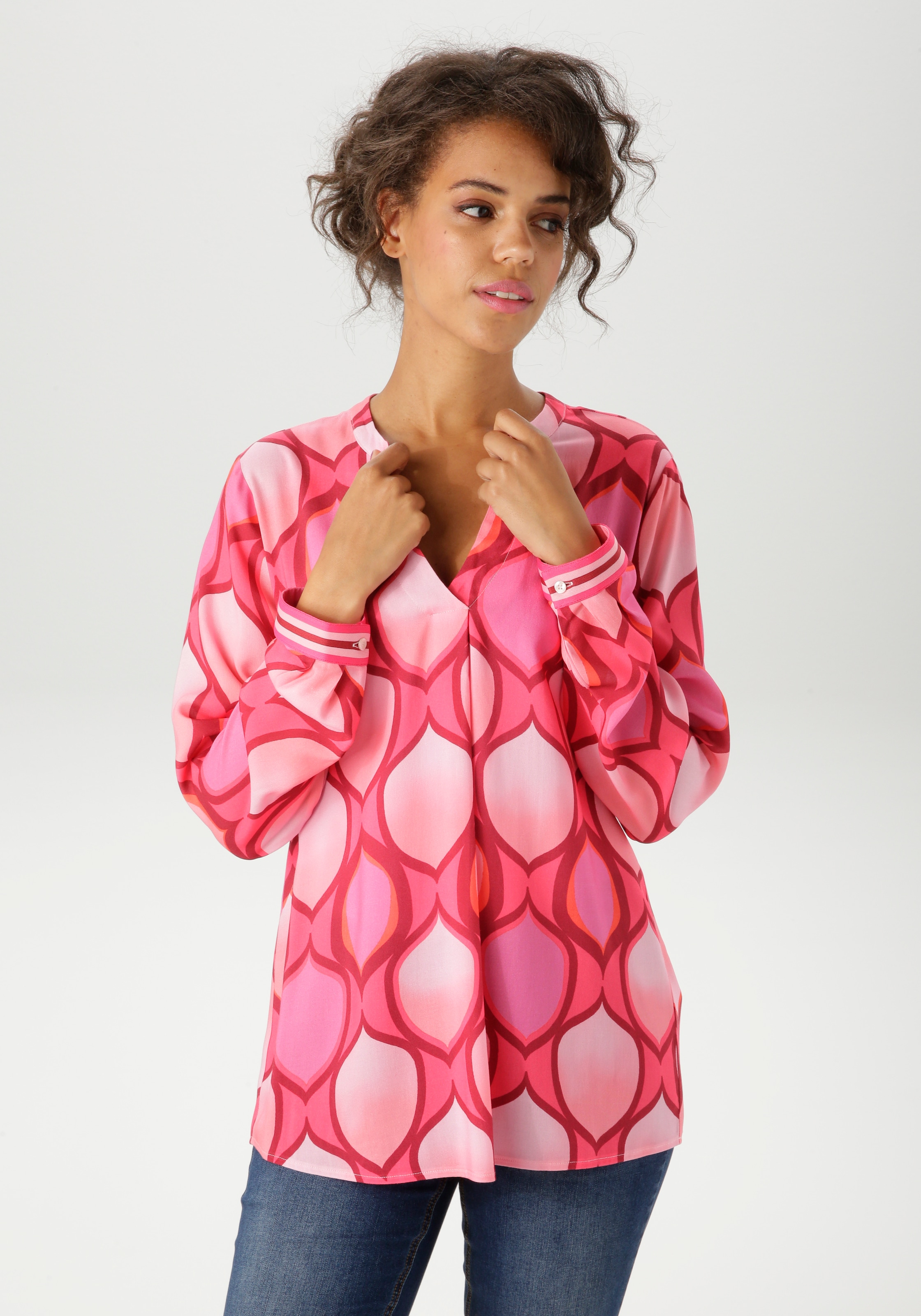 Aniston CASUAL Schlupfbluse mit farbharmonischem, grafischen Druck