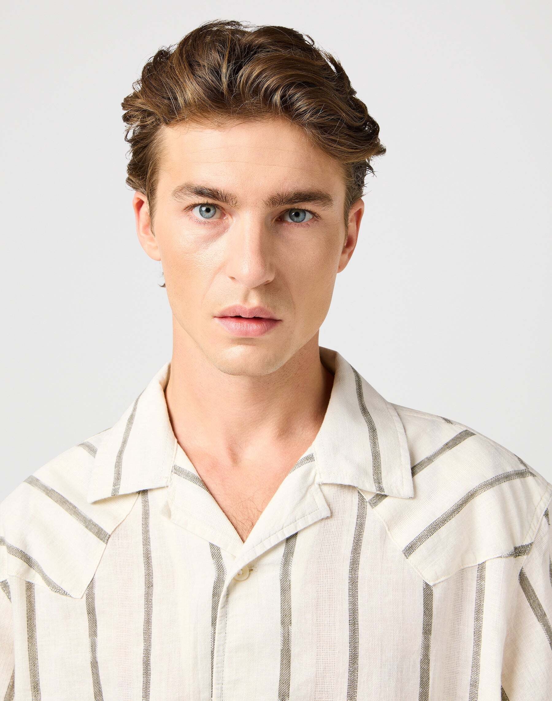 Wrangler Leinenhemd »WRANGLER Leinenhemd Ss W Resort Shirt«