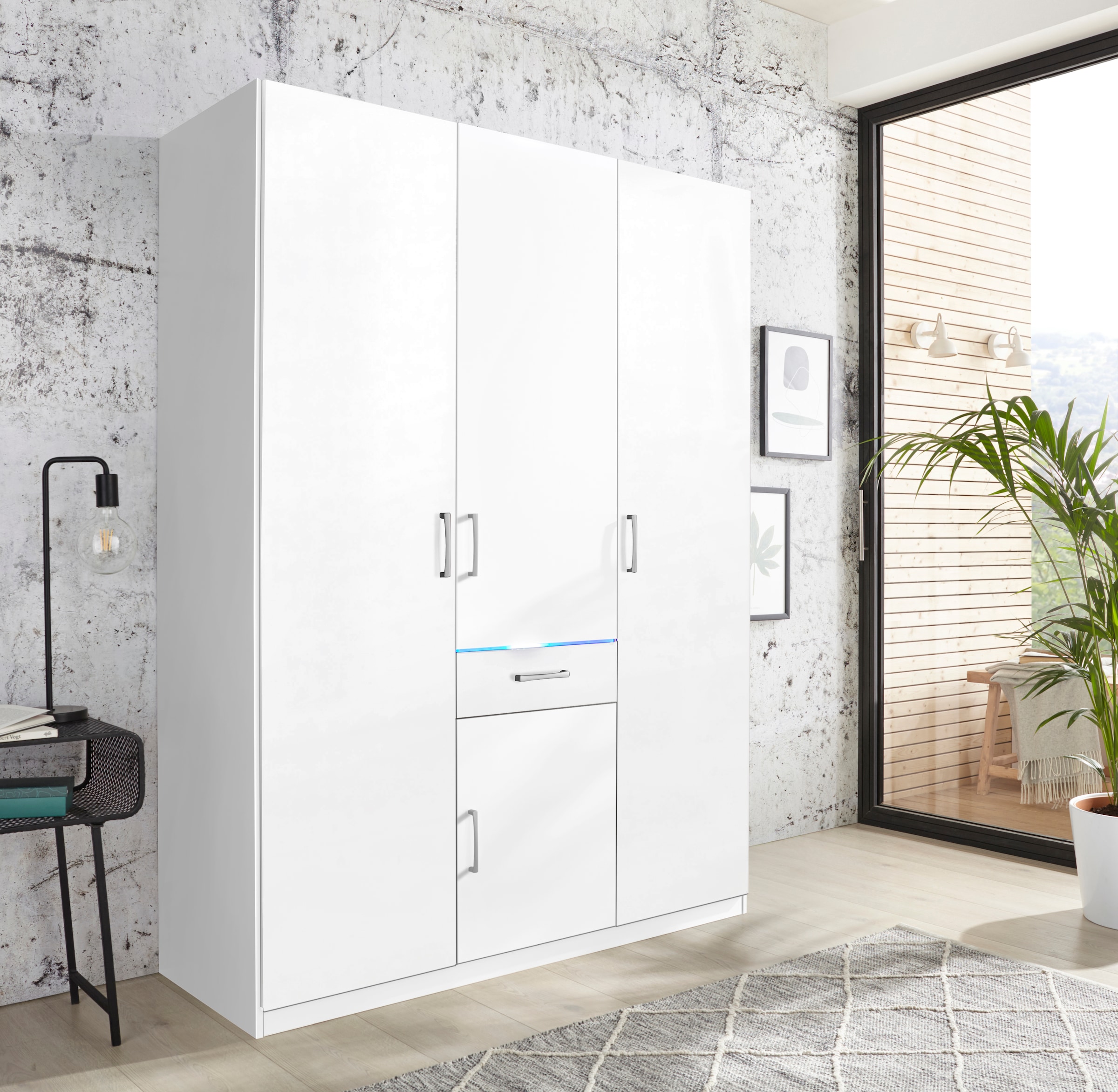 priess Kleiderschrank wahlweise mit Kranzbeleuchtung