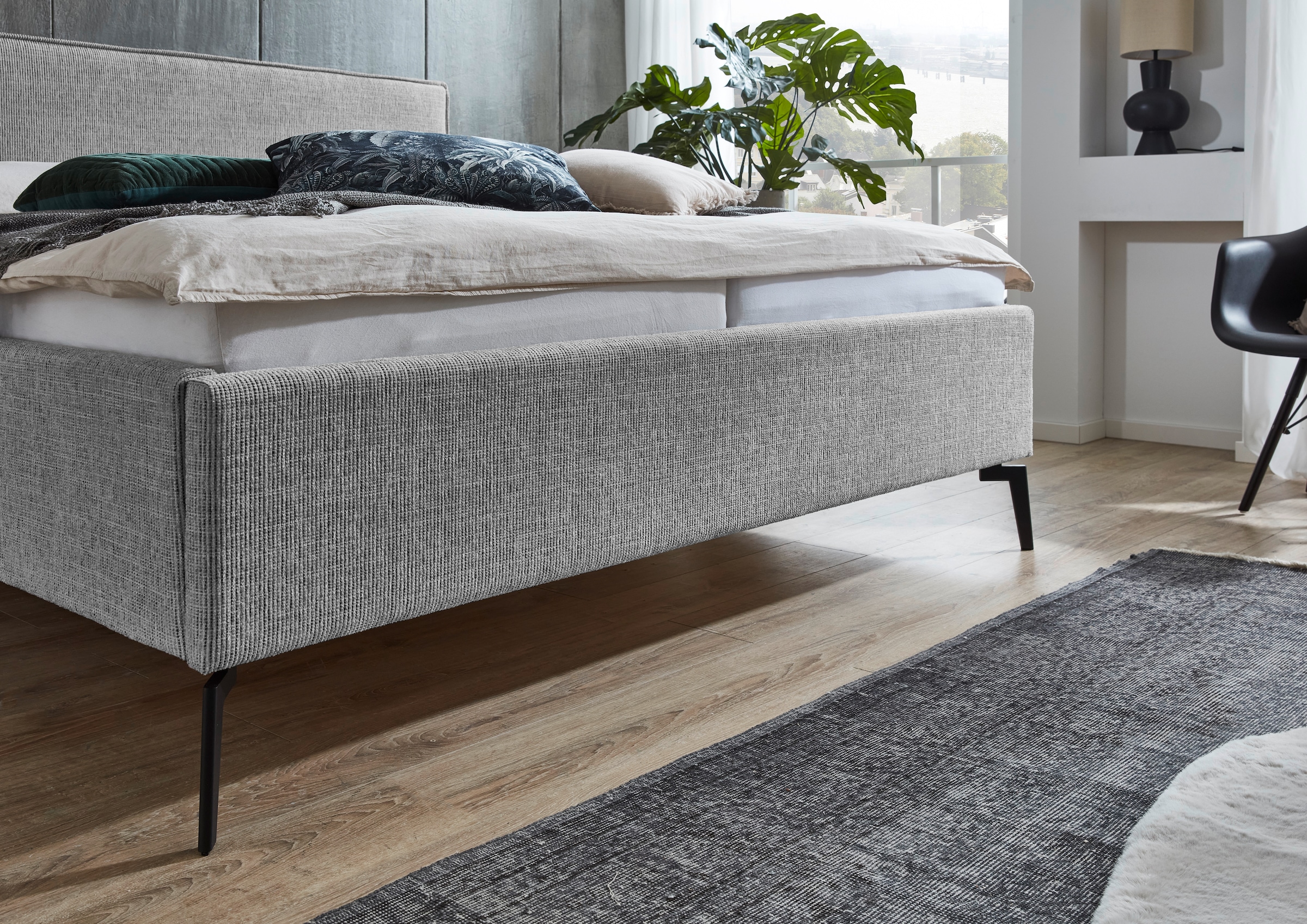 meise.möbel Polsterbett »Riva II«, mit schwarzen Metallfüssen, wahlweise mit Bettkasten